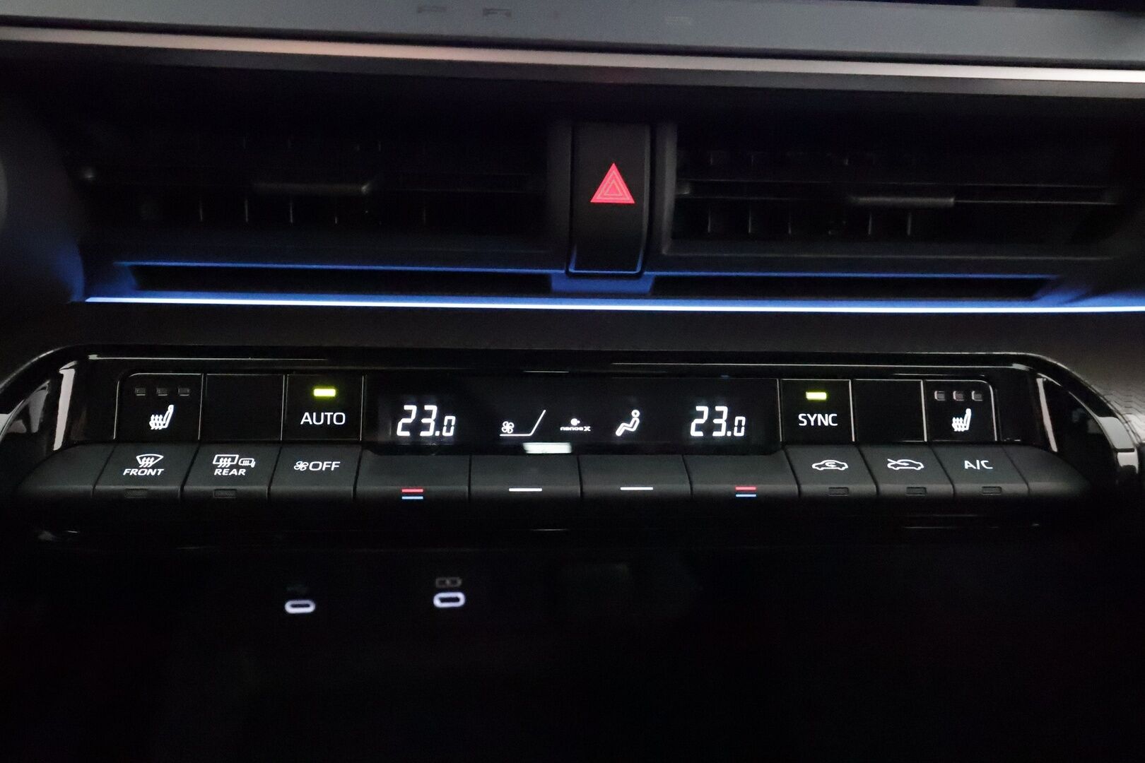 Toyota Prius Plug-in 2024 Hybrid Style - | ACC | P.Kamera | Sähköpenkki | Kaistavahti | Koti ja Kauppa laturit | Apple & Android | LED | Navi | Lämmitettävä ohjauspyörä | Kahdet renkaat | 1.om Suomi-auto | Merkkihuollot | 
