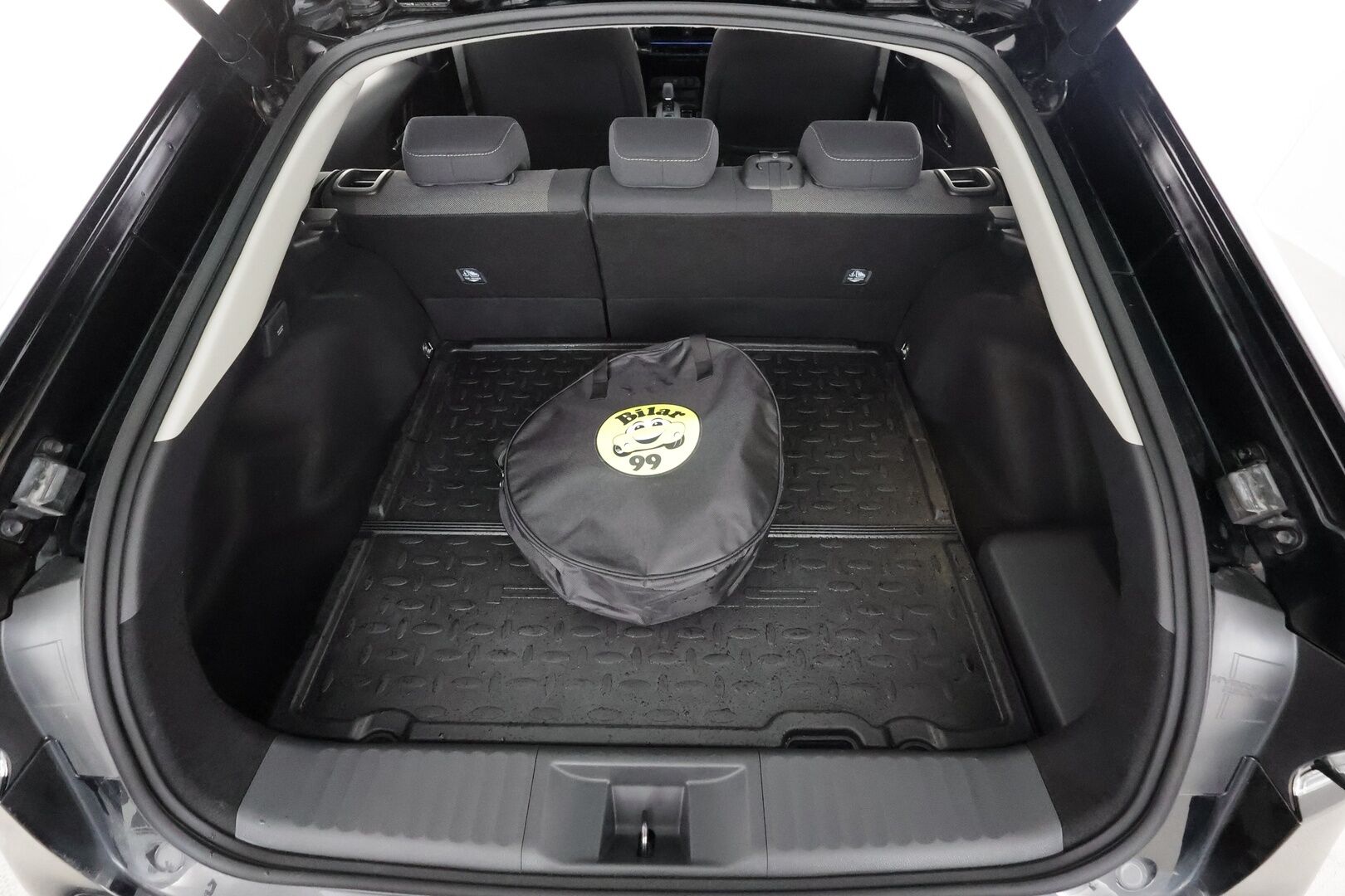Toyota Prius Plug-in 2024 Hybrid Style - | ACC | P.Kamera | Sähköpenkki | Kaistavahti | Koti ja Kauppa laturit | Apple & Android | LED | Navi | Lämmitettävä ohjauspyörä | Kahdet renkaat | 1.om Suomi-auto | Merkkihuollot | 