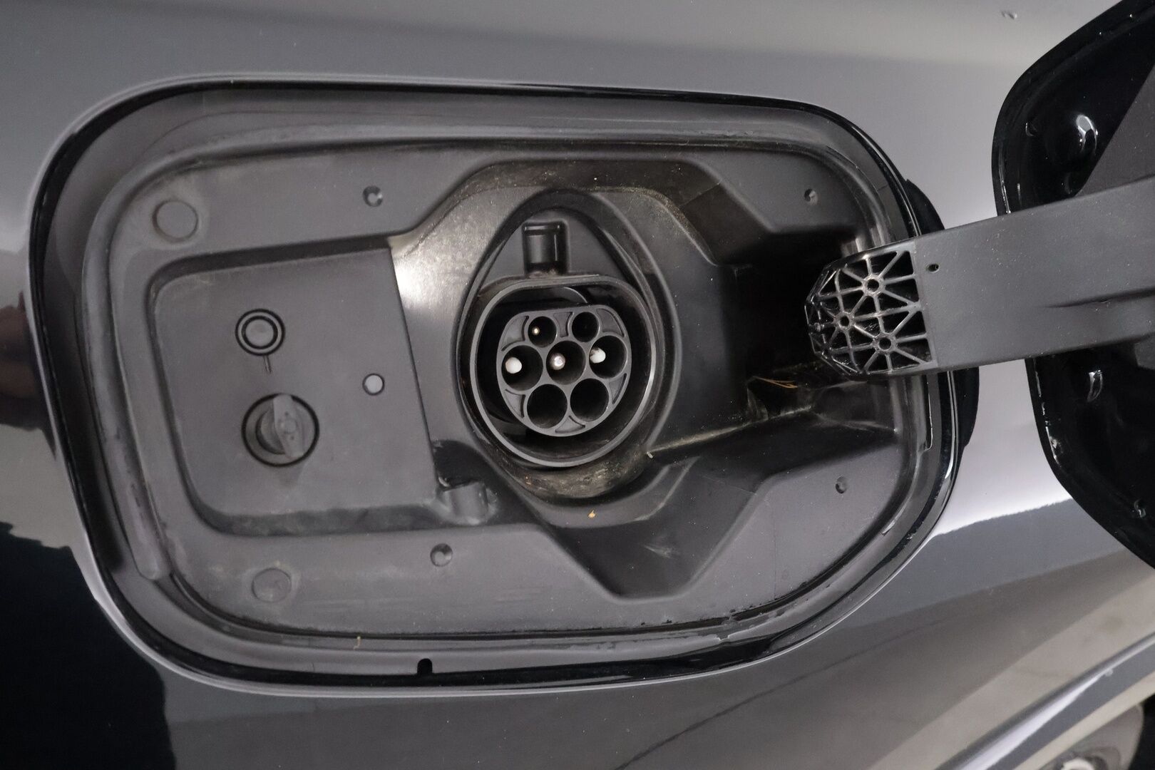 Toyota Prius Plug-in 2024 Hybrid Style - | ACC | P.Kamera | Sähköpenkki | Kaistavahti | Koti ja Kauppa laturit | Apple & Android | LED | Navi | Lämmitettävä ohjauspyörä | Kahdet renkaat | 1.om Suomi-auto | Merkkihuollot | 