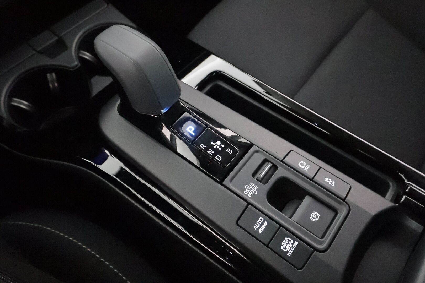 Toyota Prius Plug-in 2024 Hybrid Style - | ACC | P.Kamera | Sähköpenkki | Kaistavahti | Koti ja Kauppa laturit | Apple & Android | LED | Navi | Lämmitettävä ohjauspyörä | Kahdet renkaat | 1.om Suomi-auto | Merkkihuollot | 