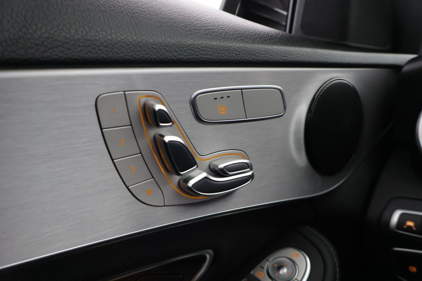 MERCEDES-BENZ C 2020 300 de T A EQ Power AMG *Adapt.Vakkari / Multibeam / Navi / Muistinahat / P.Kamera / BLIS / Koukku! * - JUURI SAAPUNUT *Upea / Taloudellinen / Farmari*