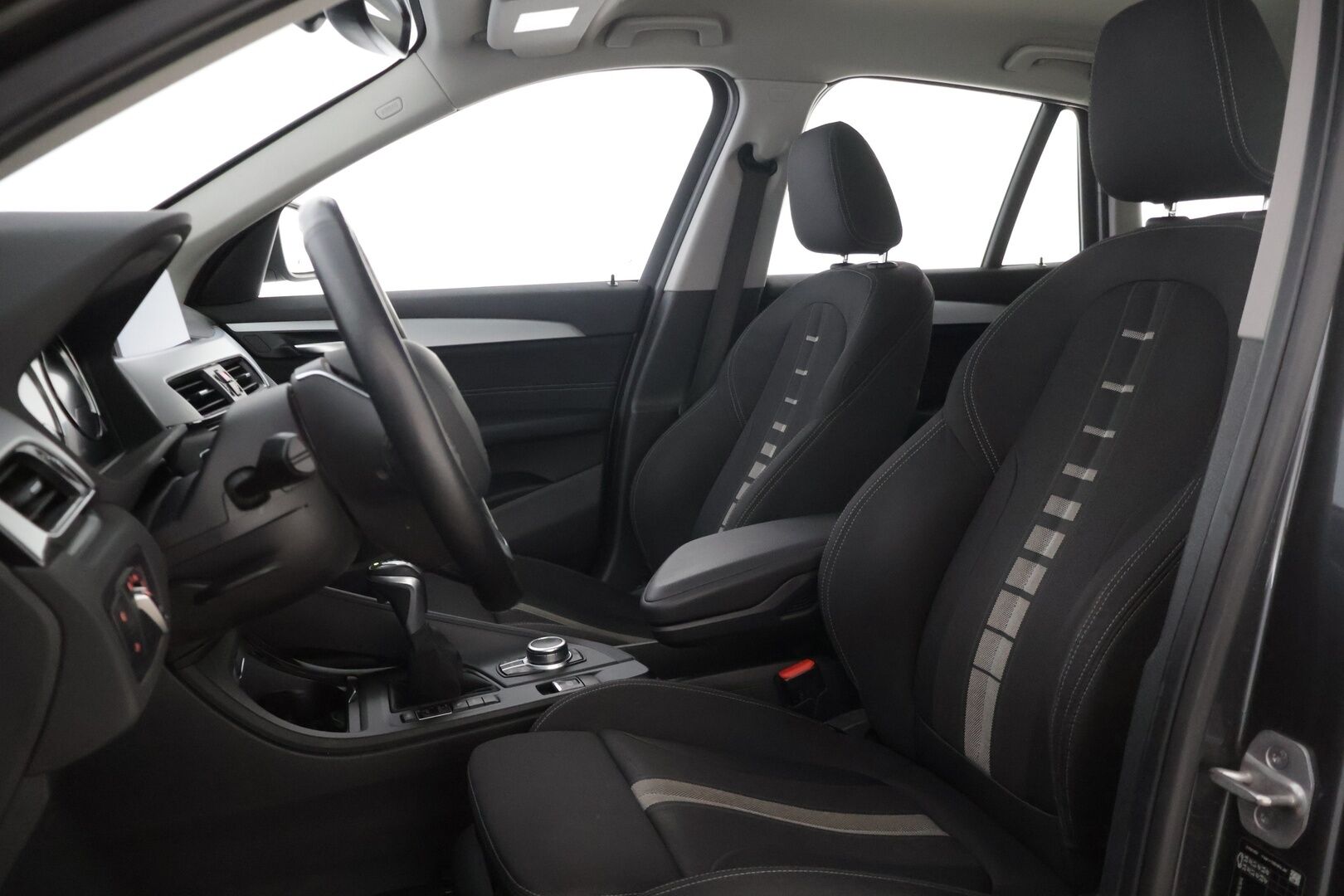 BMW X1 2021 xDrive25e Sport - | Adapt.vakkari | Prof.Navi | P-Kamera | Keyless | Sähköluukku Irroitettava vetokoukku |Juuri katsastettu | 2x renkaat | Isofix valmius | Avaimeton käynnistys |  