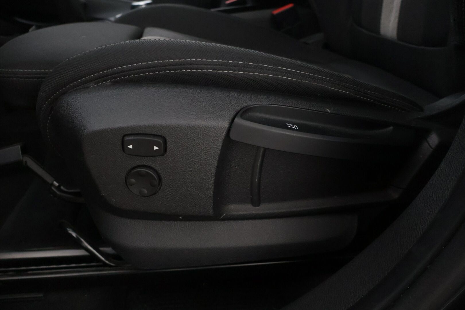 BMW X1 2021 xDrive25e Sport - | Adapt.vakkari | Prof.Navi | P-Kamera | Keyless | Sähköluukku Irroitettava vetokoukku |Juuri katsastettu | 2x renkaat | Isofix valmius | Avaimeton käynnistys |  