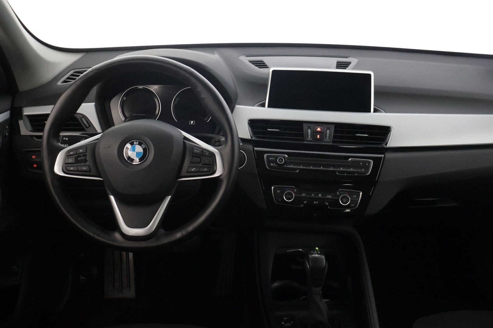 BMW X1 2021 xDrive25e Sport - | Adapt.vakkari | Prof.Navi | P-Kamera | Keyless | Sähköluukku Irroitettava vetokoukku |Juuri katsastettu | 2x renkaat | Isofix valmius | Avaimeton käynnistys |  