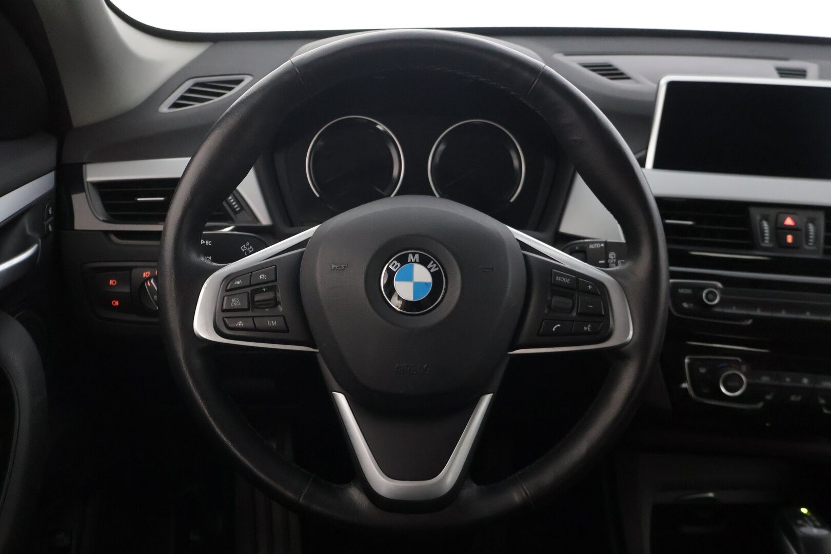BMW X1 2021 xDrive25e Sport - | Adapt.vakkari | Prof.Navi | P-Kamera | Keyless | Sähköluukku Irroitettava vetokoukku |Juuri katsastettu | 2x renkaat | Isofix valmius | Avaimeton käynnistys |  
