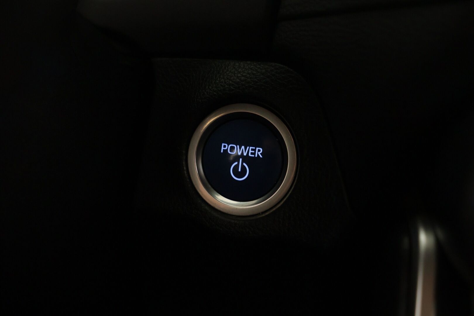 TOYOTA RAV4 PLUG-IN 2021 2,5 Hybrid AWD-i Style - Adapt.Vakkari | Kaistavahti | Katveavustin | puolinahat | P.kamera | Sähköluukku | Koukku 