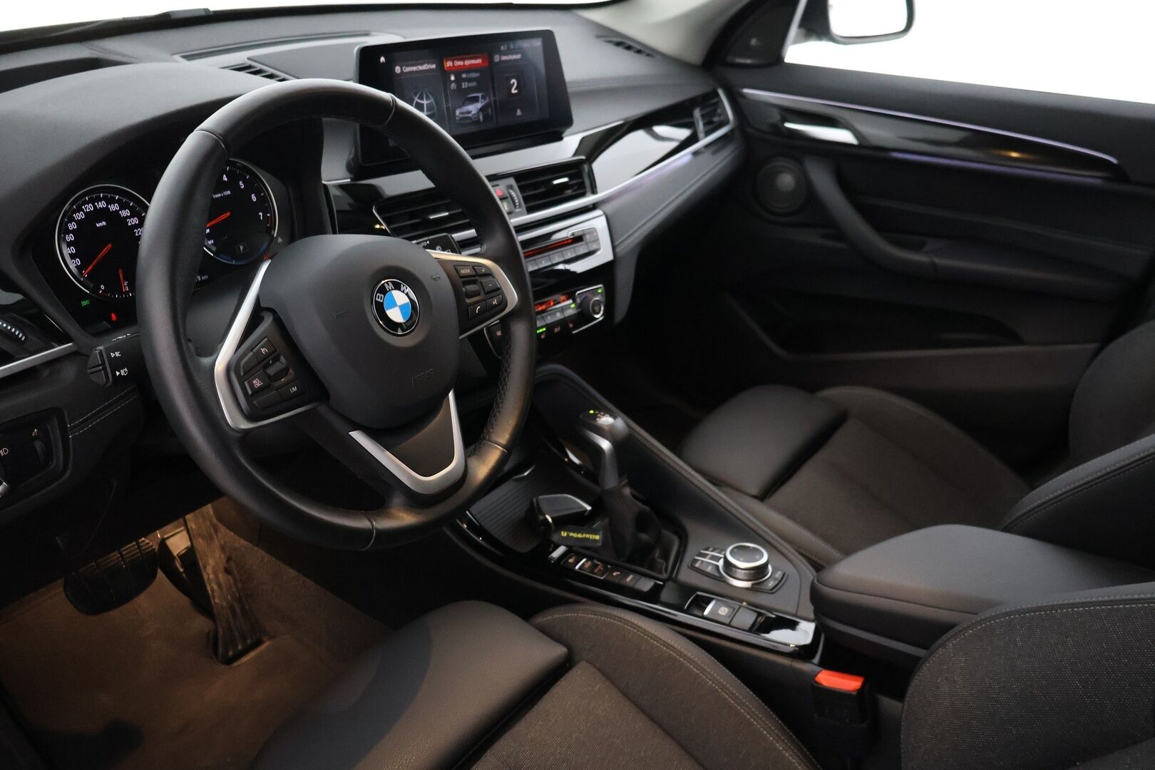 BMW X1 2020 F48 xDrive25e A Business Sport - Harman/Kardon | HUD | LED | Sporttipenkit | Vakkari | Tulossa myyntiin! 