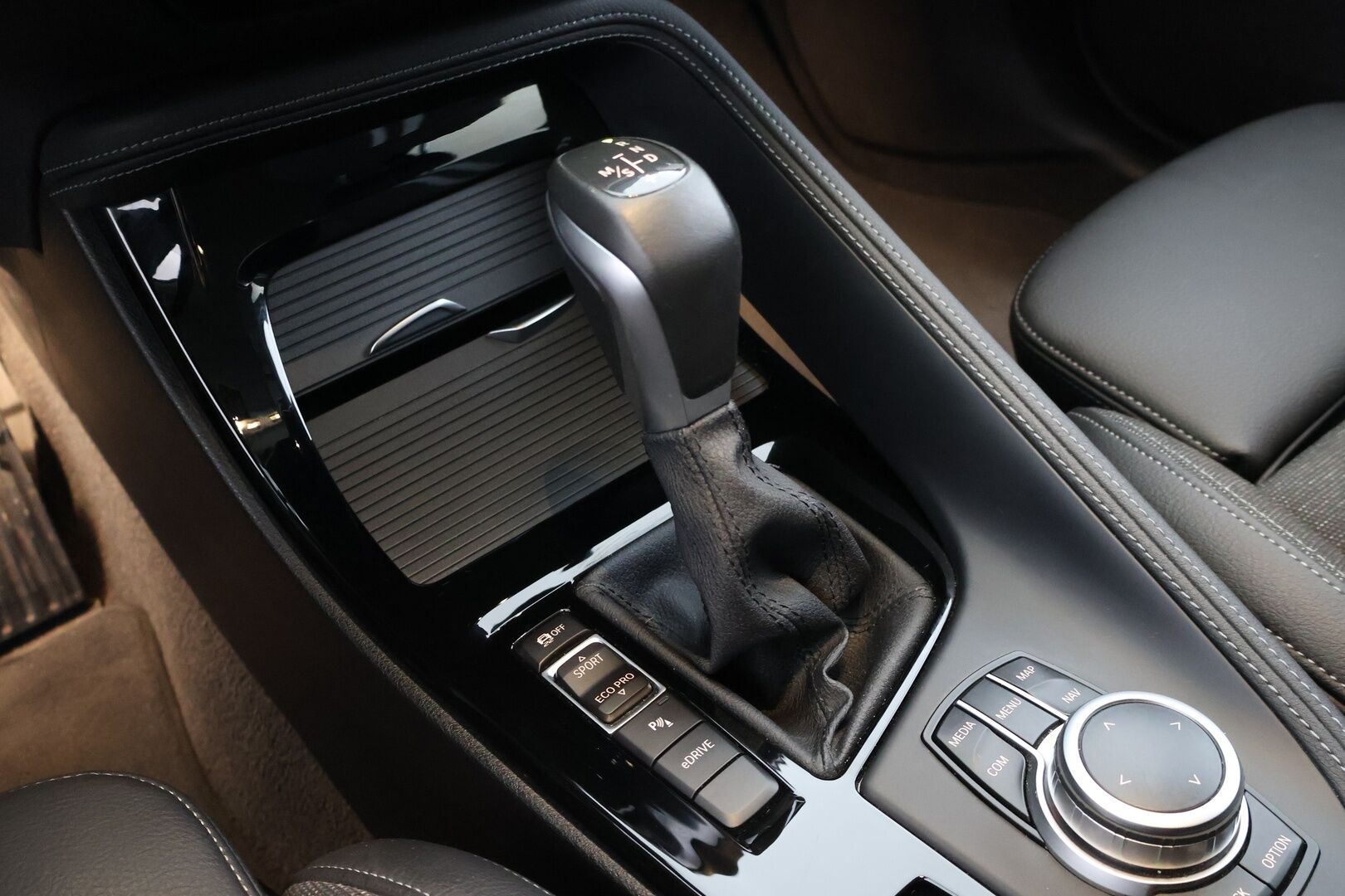 BMW X1 2020 F48 xDrive25e A Business Sport - Harman/Kardon | HUD | LED | Sporttipenkit | Vakkari | Tulossa myyntiin! 