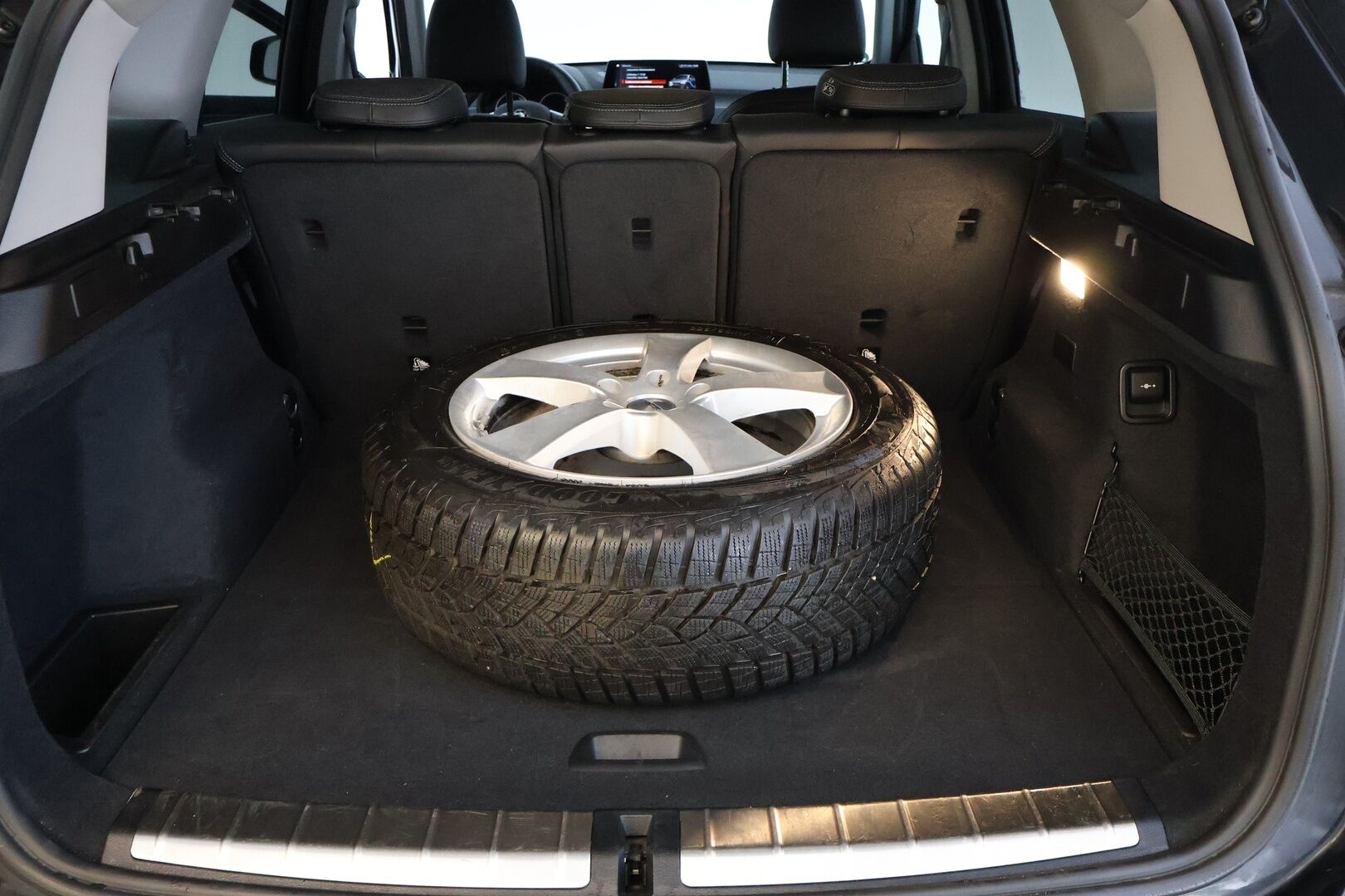 BMW X1 2020 F48 xDrive25e A Business Sport - Harman/Kardon | HUD | LED | Sporttipenkit | Vakkari | Tulossa myyntiin! 