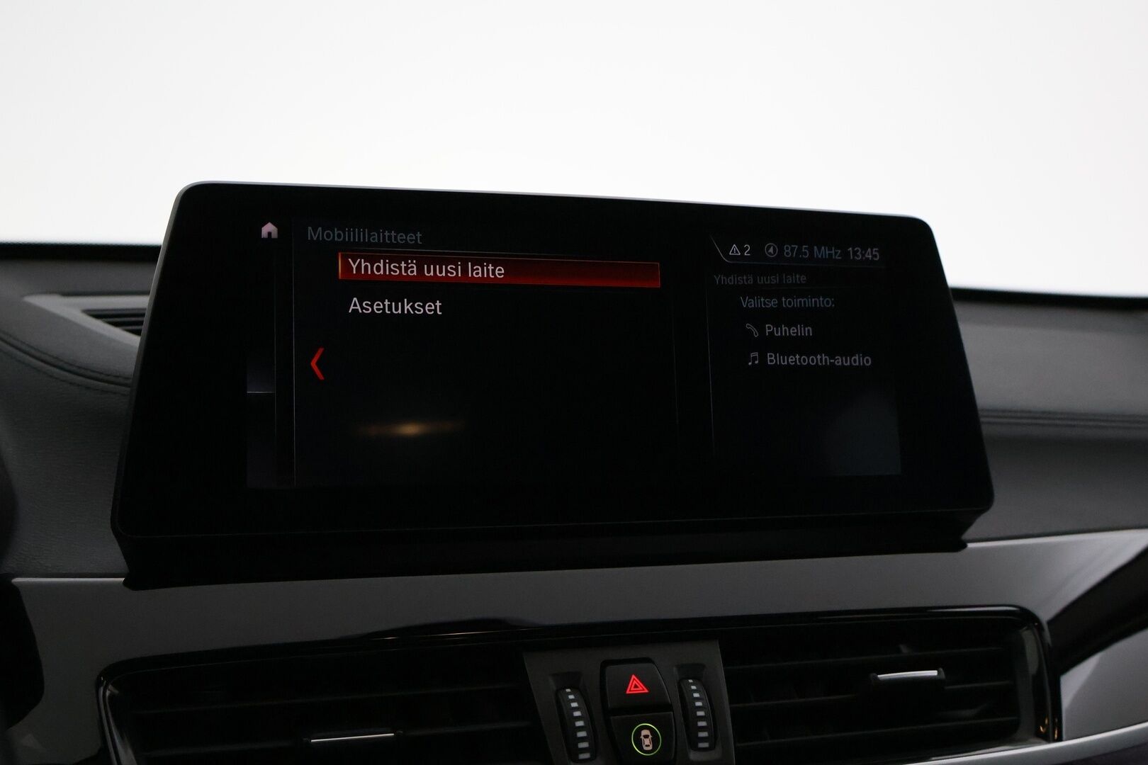 BMW X1 2020 F48 xDrive25e A Business Sport - Harman/Kardon | HUD | LED | Sporttipenkit | Vakkari | Tulossa myyntiin! 