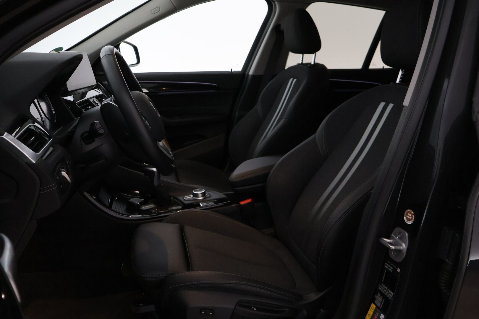 BMW X1 2020 F48 xDrive25e A Business Sport - Harman/Kardon | HUD | LED | Sporttipenkit | Vakkari | Tulossa myyntiin! 