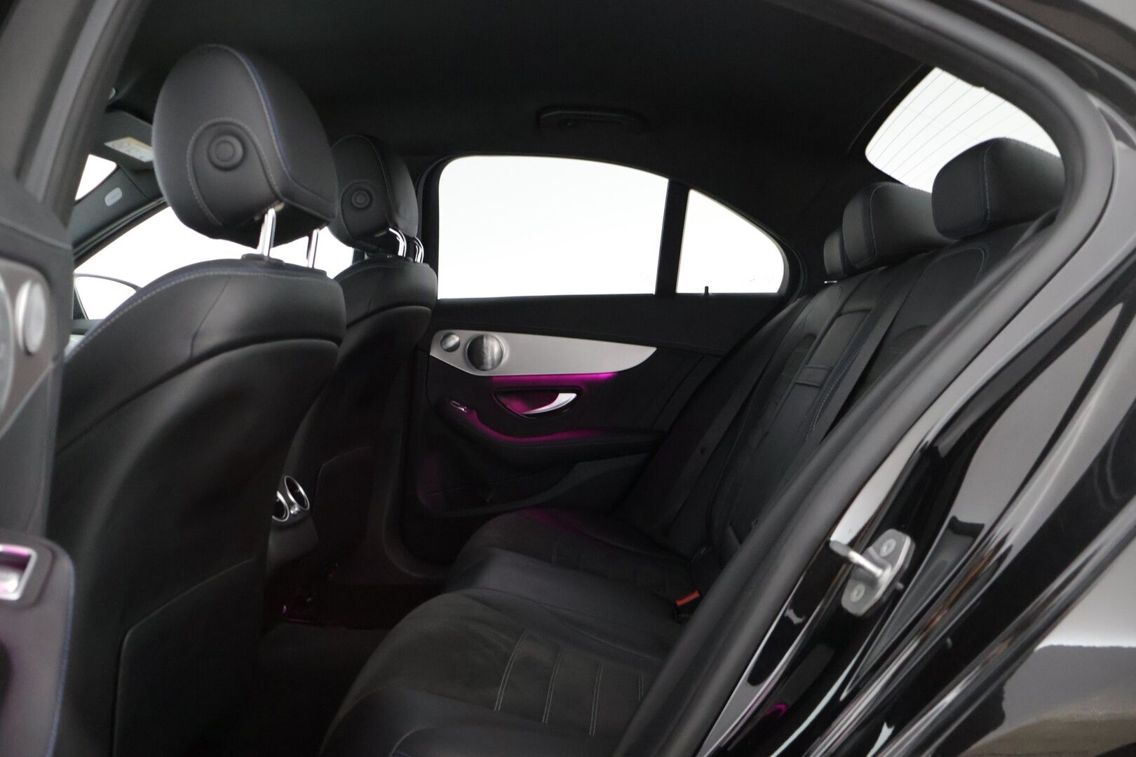 Mercedes-Benz C 2021 300 e A Business AMG Edition EQ Power * Burmester / Digimittaristo / ACC / Peruutuskamera / AMG / Koukku * - 3,99 % KORKOTARJOUS TÄHÄN AUTOON - Todella maltillisilla kilometreillä ja kovalla varustetasolla oleva yksilö! 