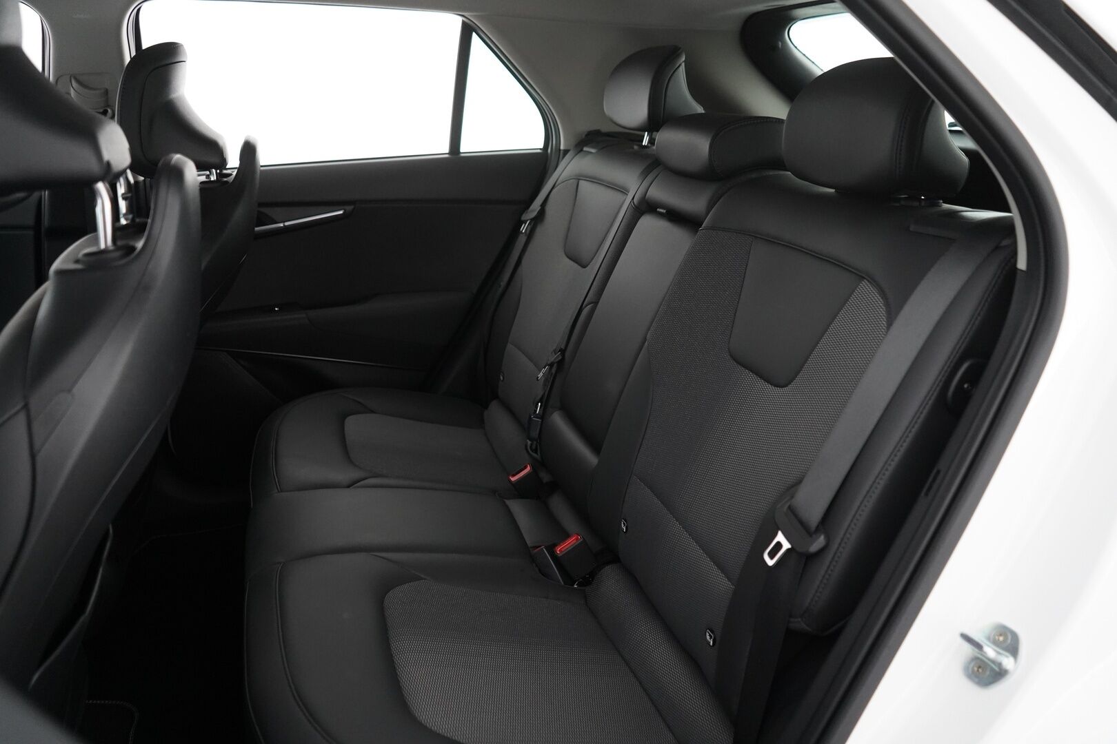KIA NIRO 2023 Electric EX Business 64 kWh 204 hv *ACC / Kaistavahti / Keyless / Navi / Apple&Android / P.kamera / LED* - 3,99 % KORKOTARJOUS TÄHÄN AUTOON - Merkkihuollettu / Facelift / Hyvät varusteet!