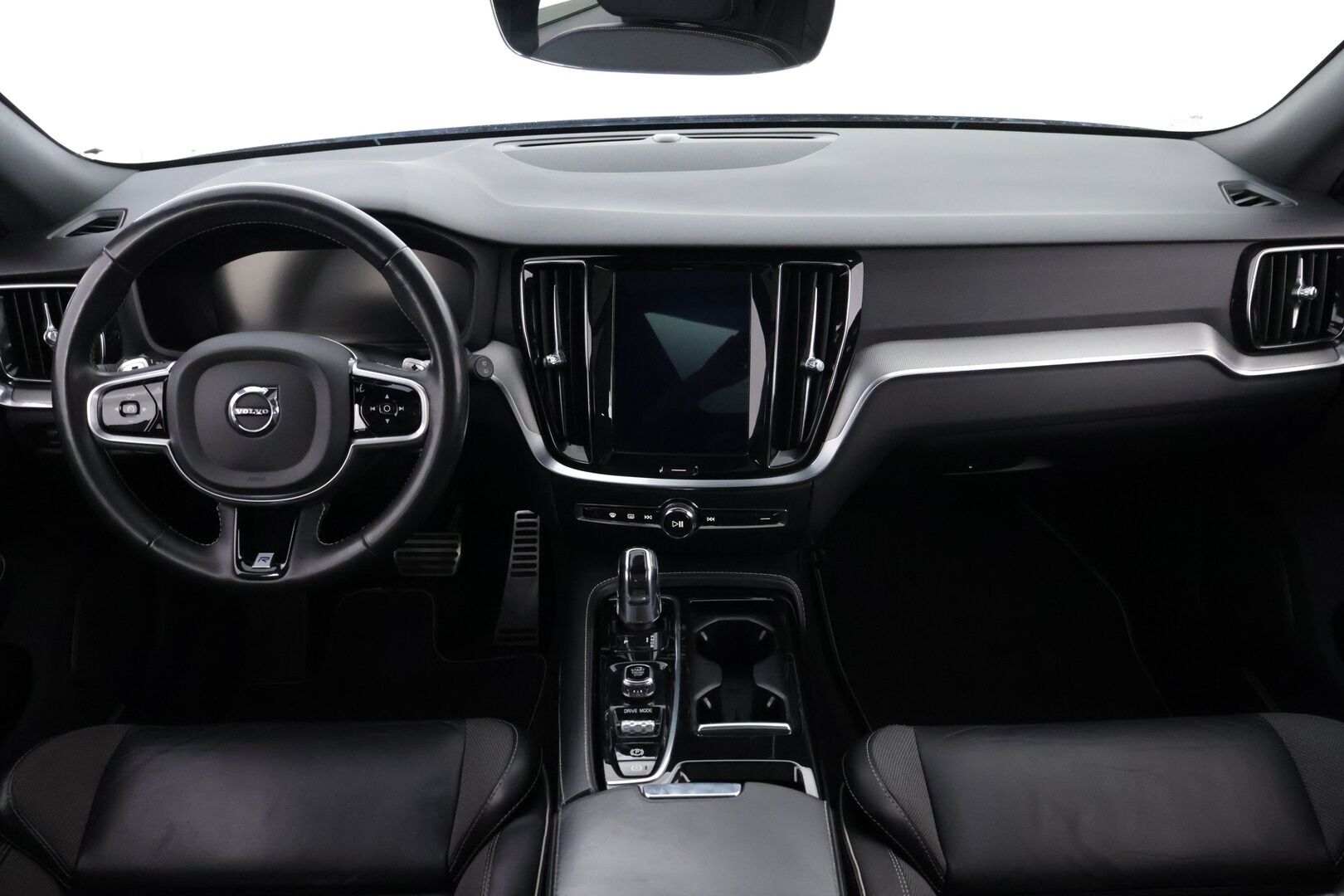 Volvo V60 2019 T8 AWD R-Design aut - Webasto | ACC | Nahka-Alcantara | Panorama | Peruutuskamera | Full LED | Sähköluukku | Huippuvarusteet | Juuri tullut Tampereelle!
