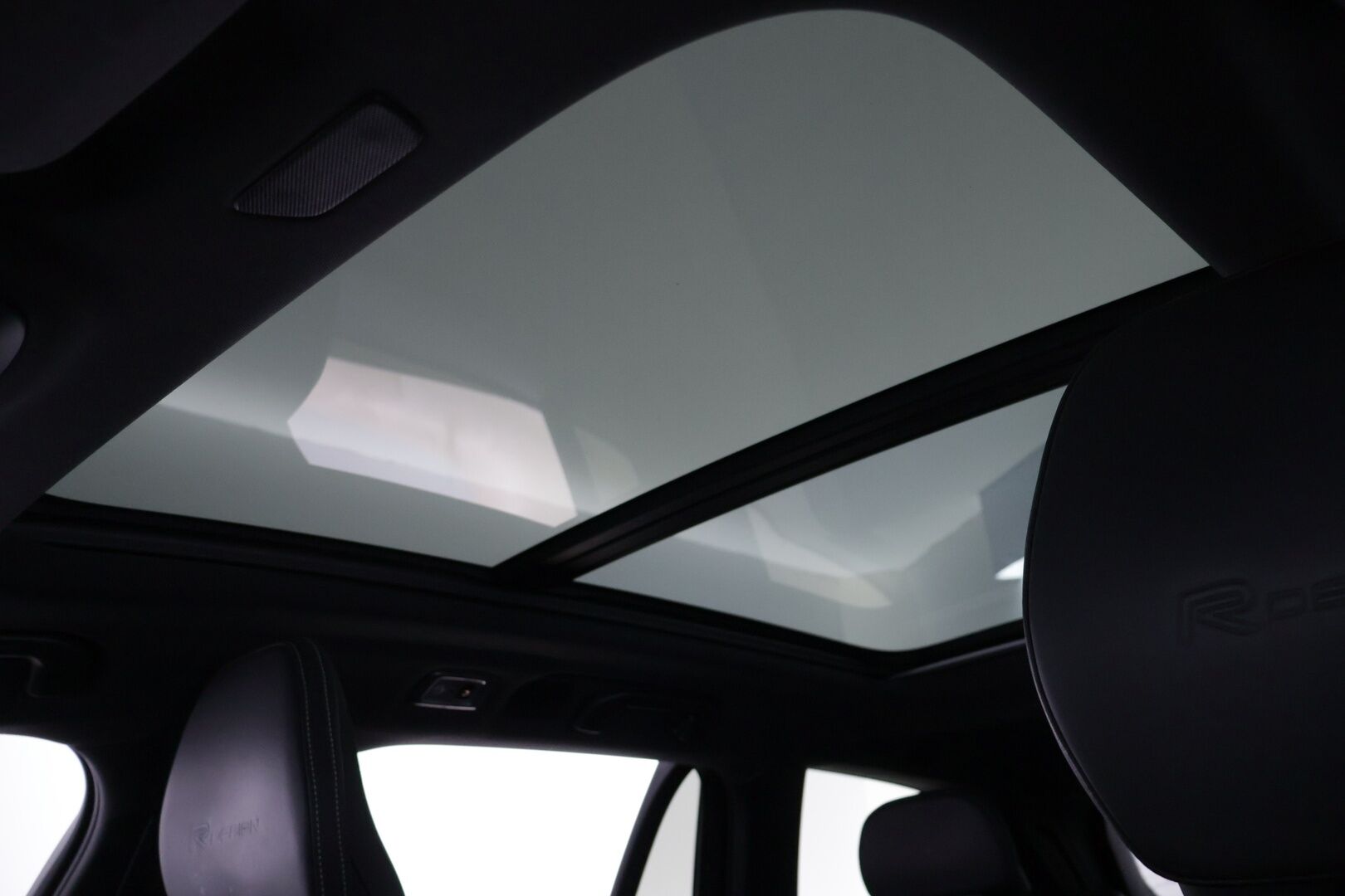 Volvo V60 2019 T8 AWD R-Design aut - Webasto | ACC | Nahka-Alcantara | Panorama | Peruutuskamera | Full LED | Sähköluukku | Huippuvarusteet | Juuri tullut Tampereelle!