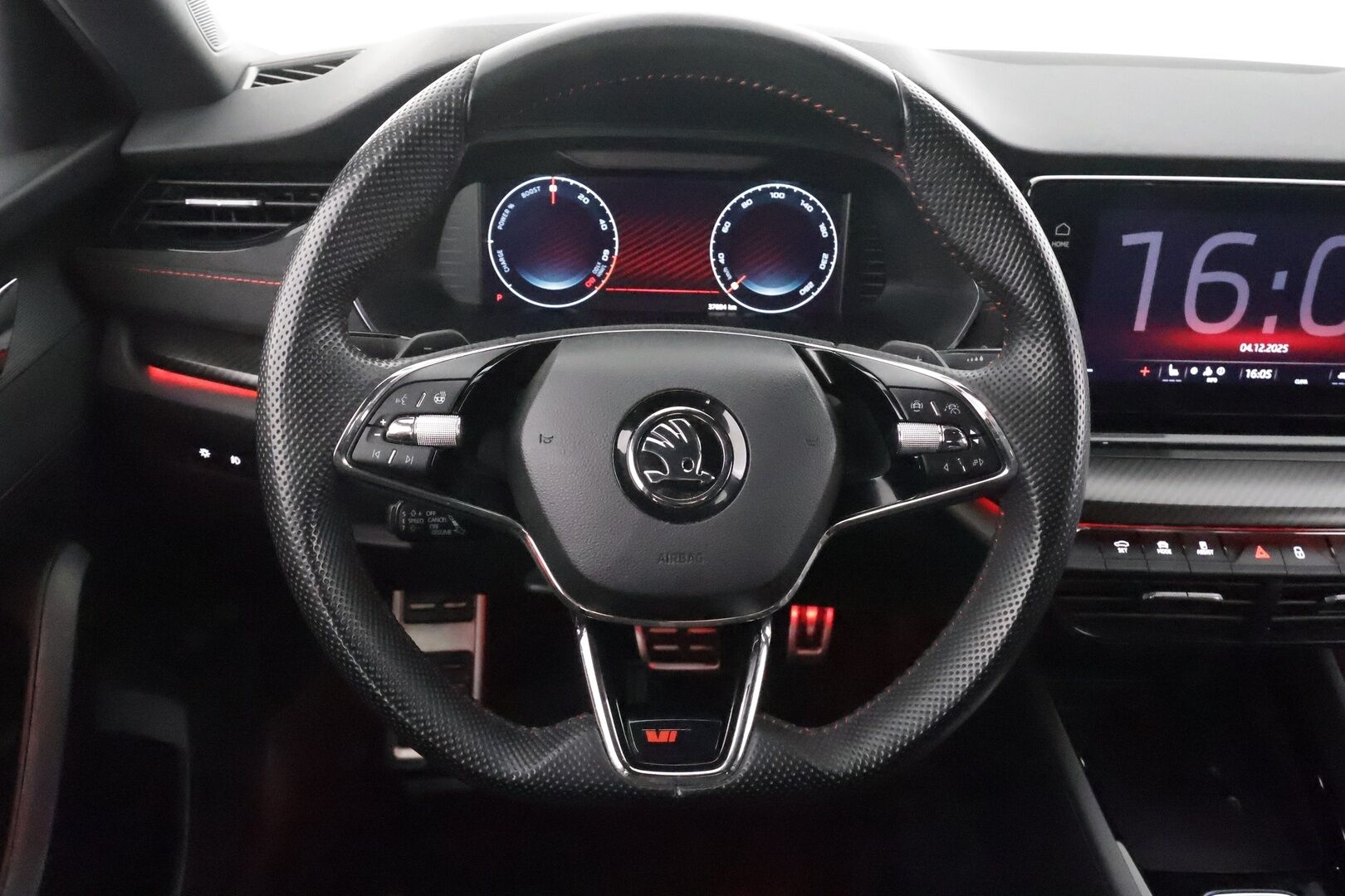 Skoda Octavia 2024 Combi 1.4 TSI PHEV RS iV DSG * ACC / P.kamera / Matrix LED / Muistipenkit hieronnalla / Navi / Webasto / KeylessGo / Sähköluukku * - 1.Om Suomi-auto / Kahdet renkaat aluvanteilla / Merkkihuollettu - HULLU BLACKWEEK KORKOTARJOUS 2,49%