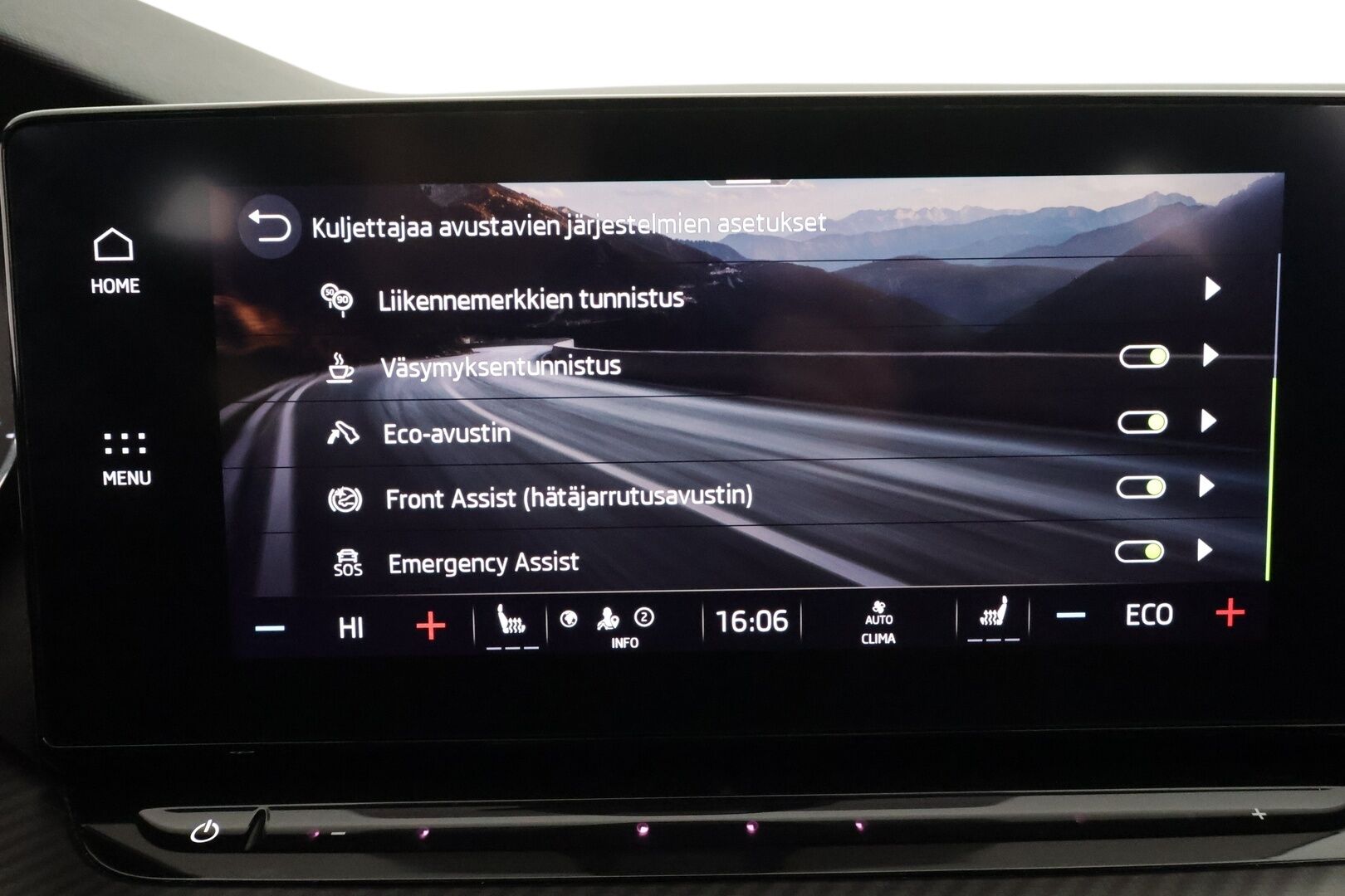 Skoda Octavia 2024 Combi 1.4 TSI PHEV RS iV DSG * ACC / P.kamera / Matrix LED / Muistipenkit hieronnalla / Navi / Webasto / KeylessGo / Sähköluukku * - 1.Om Suomi-auto / Kahdet renkaat aluvanteilla / Merkkihuollettu - HULLU BLACKWEEK KORKOTARJOUS 2,49%