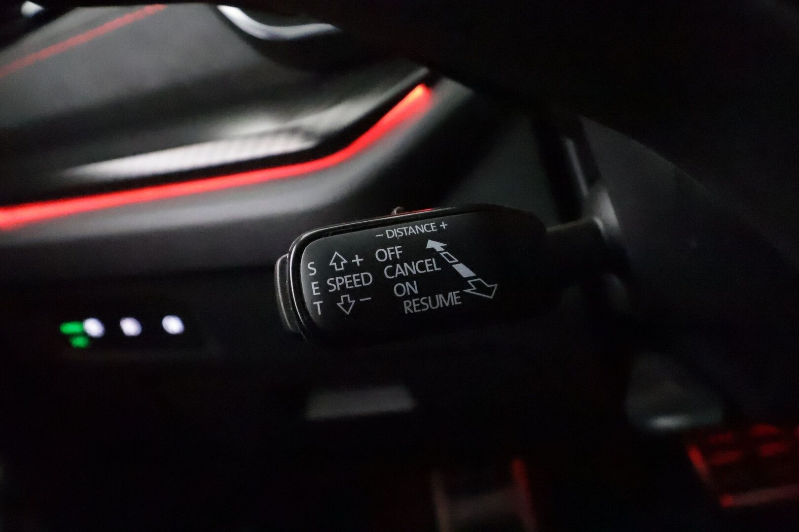 Skoda Octavia 2024 Combi 1.4 TSI PHEV RS iV DSG * ACC / P.kamera / Matrix LED / Muistipenkit hieronnalla / Navi / Webasto / KeylessGo / Sähköluukku * - 1.Om Suomi-auto / Akku kuntoatarkistettu / Kahdet renkaat aluvanteilla / Merkkihuollettu