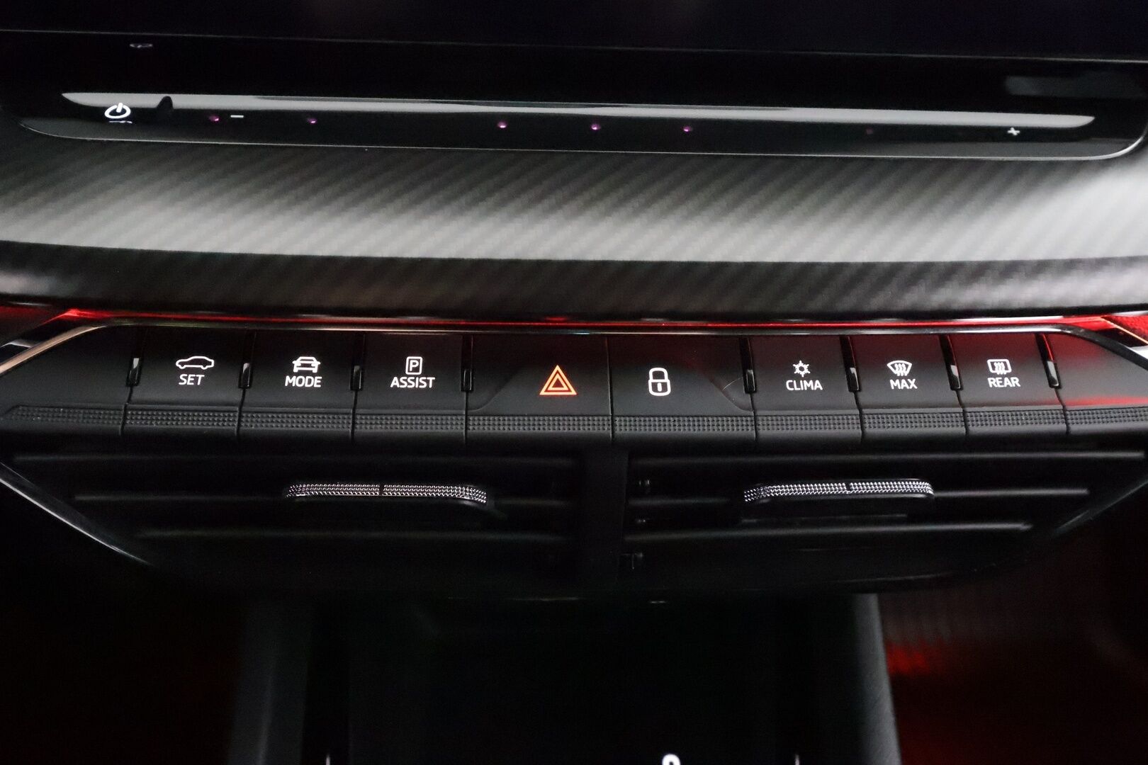 Skoda Octavia 2024 Combi 1.4 TSI PHEV RS iV DSG * ACC / P.kamera / Matrix LED / Muistipenkit hieronnalla / Navi / Webasto / KeylessGo / Sähköluukku * - 1.Om Suomi-auto / Akku kuntoatarkistettu / Kahdet renkaat aluvanteilla / Merkkihuollettu