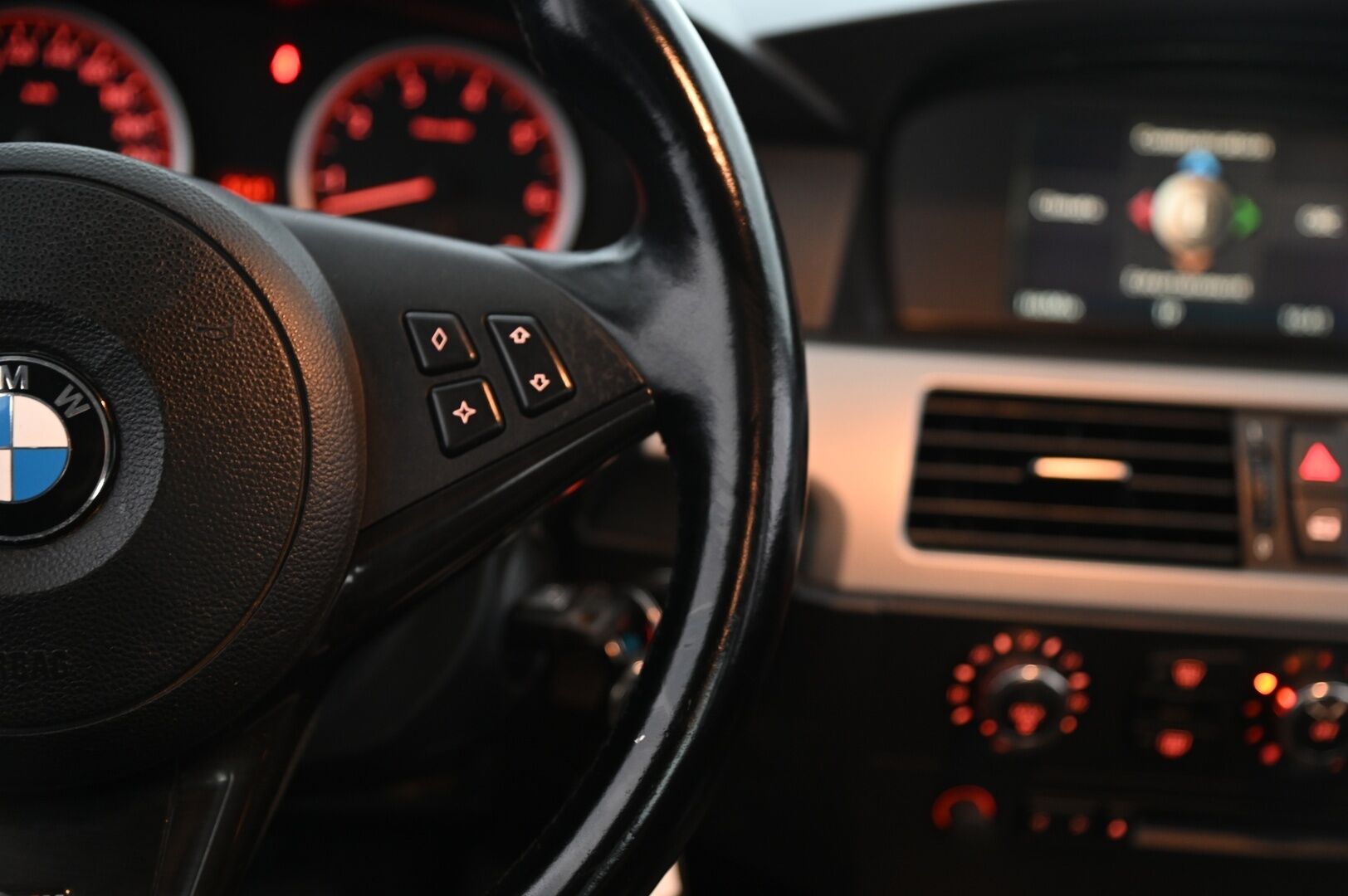 BMW 523 2006 E60 i *Myydään Huutokaupat.com*