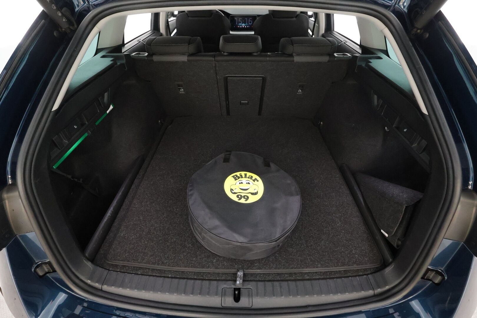 Skoda Octavia 2023 Combi 1.4 TSI PHEV Style iV DSG * ACC / HUD / Matrix LED / Hierovat penkit / Webasto / Navi * - 1.Om Suomi-auto / Akku kuntotarkastettu / Kahdet renkaat aluvanteilla