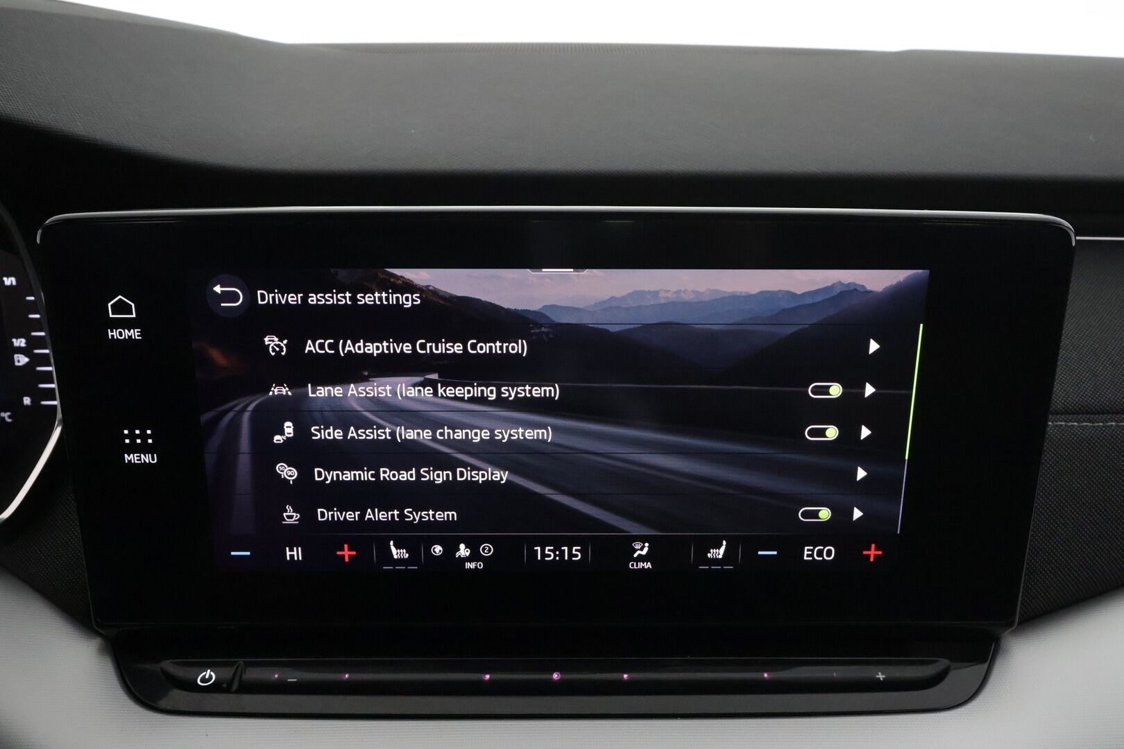 Skoda Octavia 2024 Combi 1.4 TSI PHEV Style iV DSG * ACC / HUD / Matrix LED / Hierovat penkit / Webasto / Navi * - 1.Om Suomi-auto / Digimittaristo / Akku kuntotarkastettu / Kahdet renkaat aluvanteilla