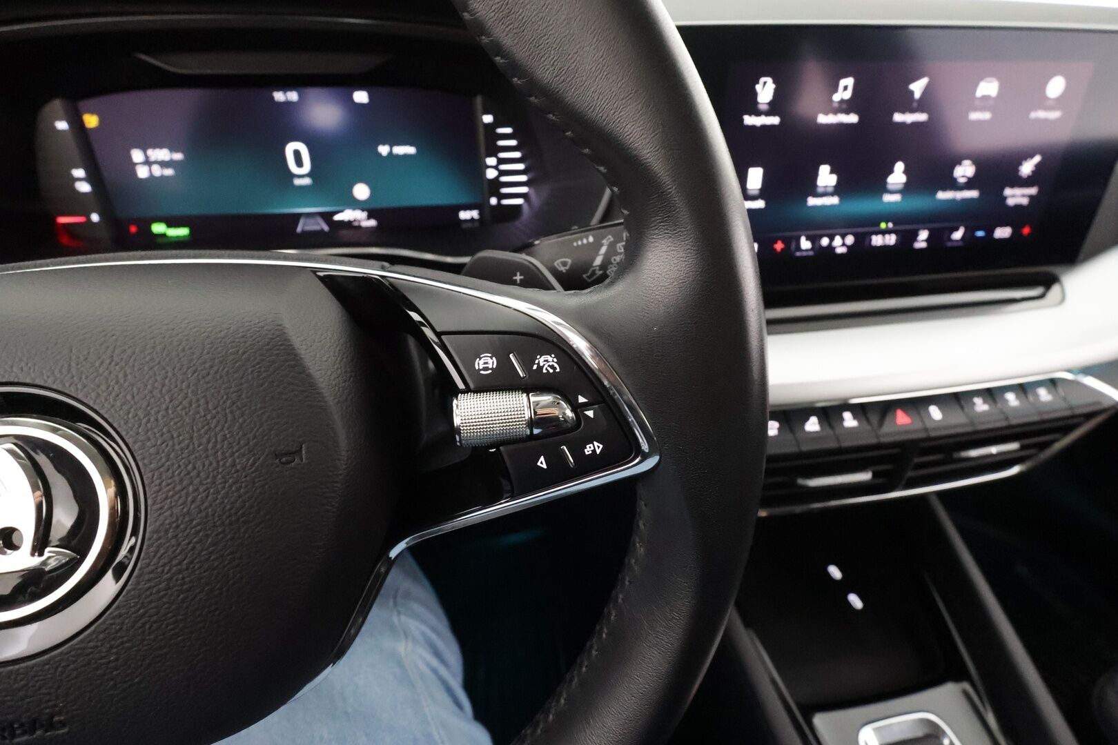 Skoda Octavia 2024 Combi 1.4 TSI PHEV Style iV DSG * ACC / HUD / Matrix LED / Hierovat penkit / Webasto / Navi * - 1.Om Suomi-auto / Digimittaristo / Akku kuntotarkastettu / Kahdet renkaat aluvanteilla