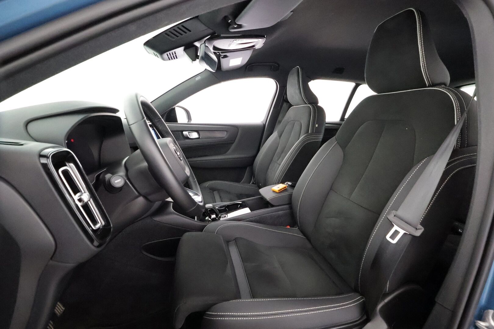 Volvo XC40 2024 Recharge Single Plus Extended Range - | ACC | Pilot assist | P.kamera | LED | Digimittaristo | Lämpöpumppu | Sporttipenkit | Keyless | Kahdet renkaat | 1.om Suomi-auto |