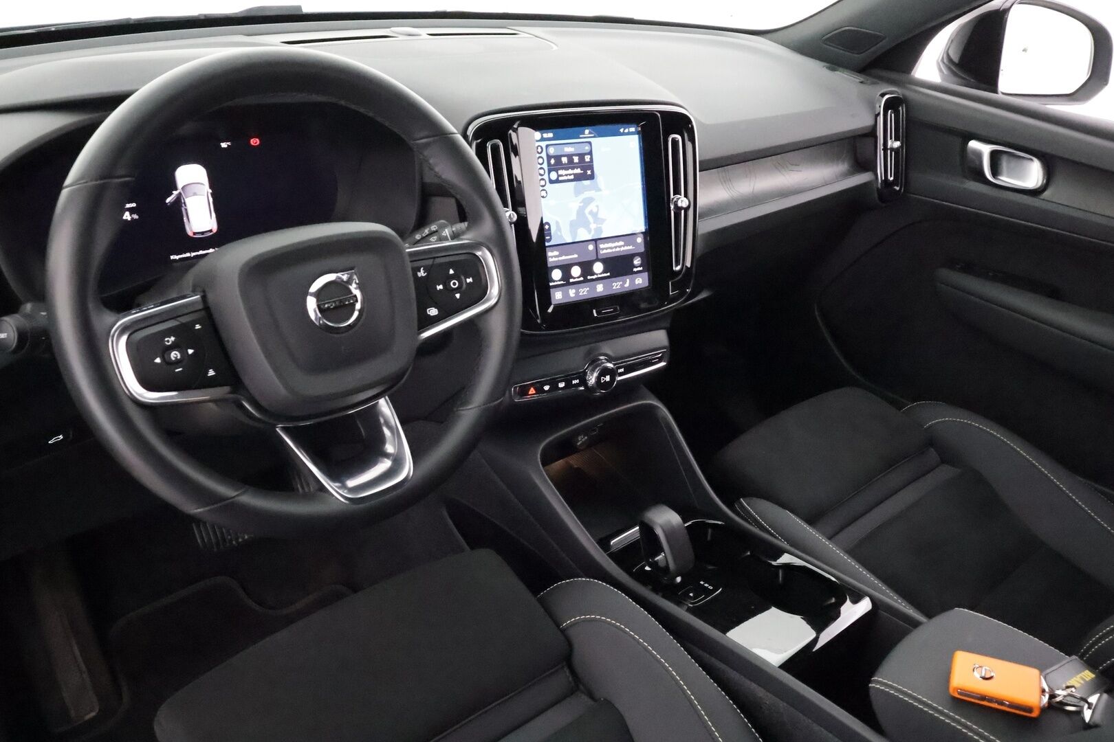 Volvo XC40 2024 Recharge Single Plus Extended Range - | ACC | Pilot assist | P.kamera | LED | Digimittaristo | Lämpöpumppu | Sporttipenkit | Keyless | Kahdet renkaat | 1.om Suomi-auto |