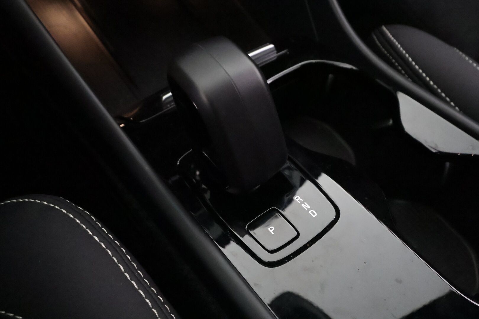 Volvo XC40 2024 Recharge Single Plus Extended Range - | ACC | Pilot assist | P.kamera | LED | Digimittaristo | Lämpöpumppu | Sporttipenkit | Keyless | Kahdet renkaat | 1.om Suomi-auto |