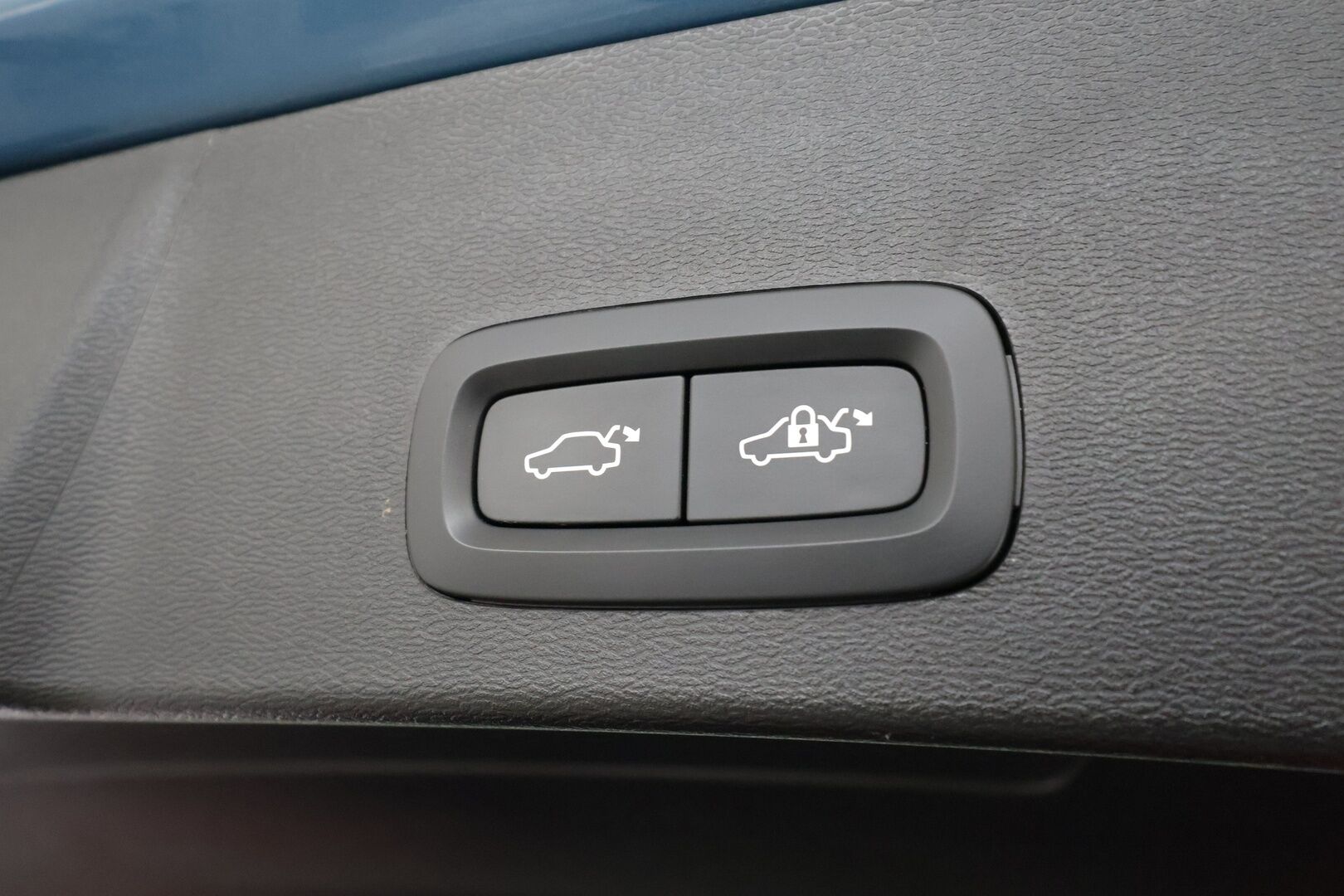 Volvo XC40 2024 Recharge Single Plus Extended Range - | ACC | Pilot assist | P.kamera | LED | Digimittaristo | Lämpöpumppu | Sporttipenkit | Keyless | Kahdet renkaat | 1.om Suomi-auto |