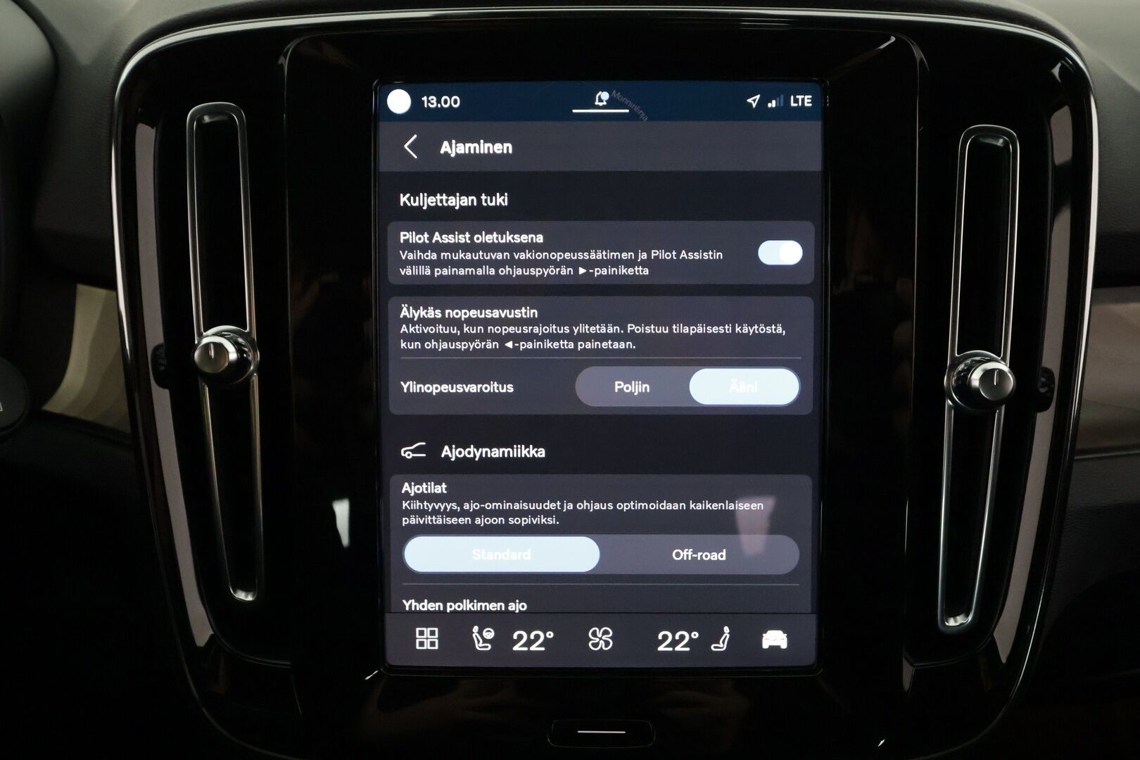 Volvo XC40 2024 Recharge Single Plus Extended Range - | ACC | Pilot assist | P.kamera | LED | Digimittaristo | Lämpöpumppu | Sporttipenkit | Keyless | Kahdet renkaat | 1.om Suomi-auto |
