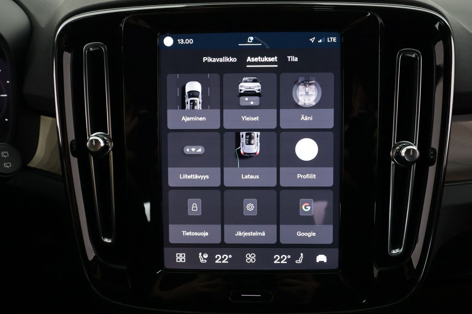 Volvo XC40 2024 Recharge Single Plus Extended Range - | ACC | Pilot assist | P.kamera | LED | Digimittaristo | Lämpöpumppu | Sporttipenkit | Keyless | Kahdet renkaat | 1.om Suomi-auto |