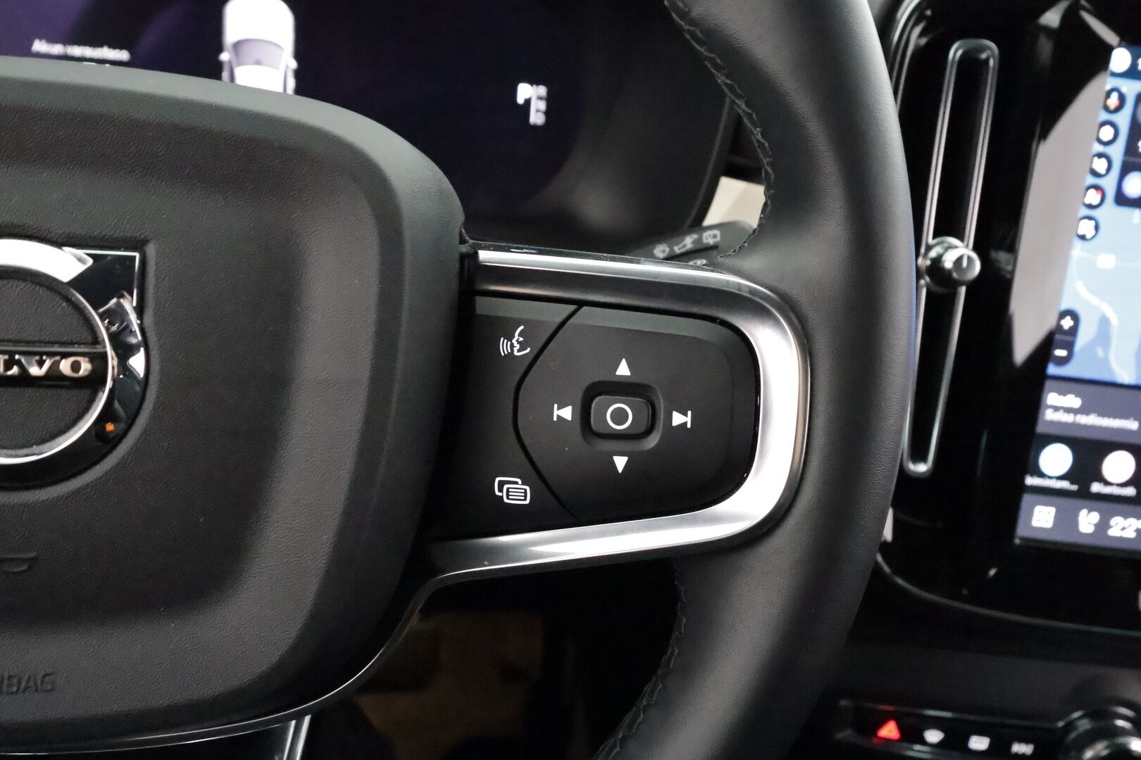 Volvo XC40 2024 Recharge Single Plus Extended Range - | ACC | Pilot assist | P.kamera | LED | Digimittaristo | Lämpöpumppu | Sporttipenkit | Keyless | Kahdet renkaat | 1.om Suomi-auto |