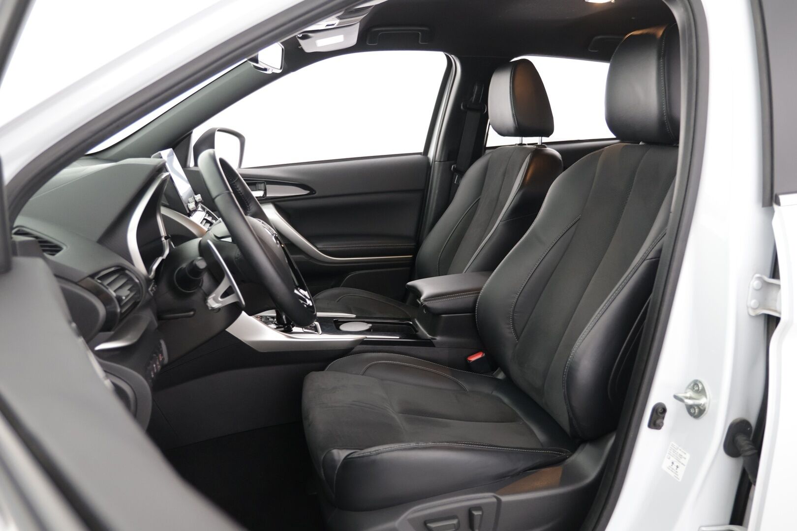 Mitsubishi ECLIPSE CROSS 2021 2.4 PHEV Cross Intense 4WD - | ACC | Huippukilsat | Sähköpenkit |