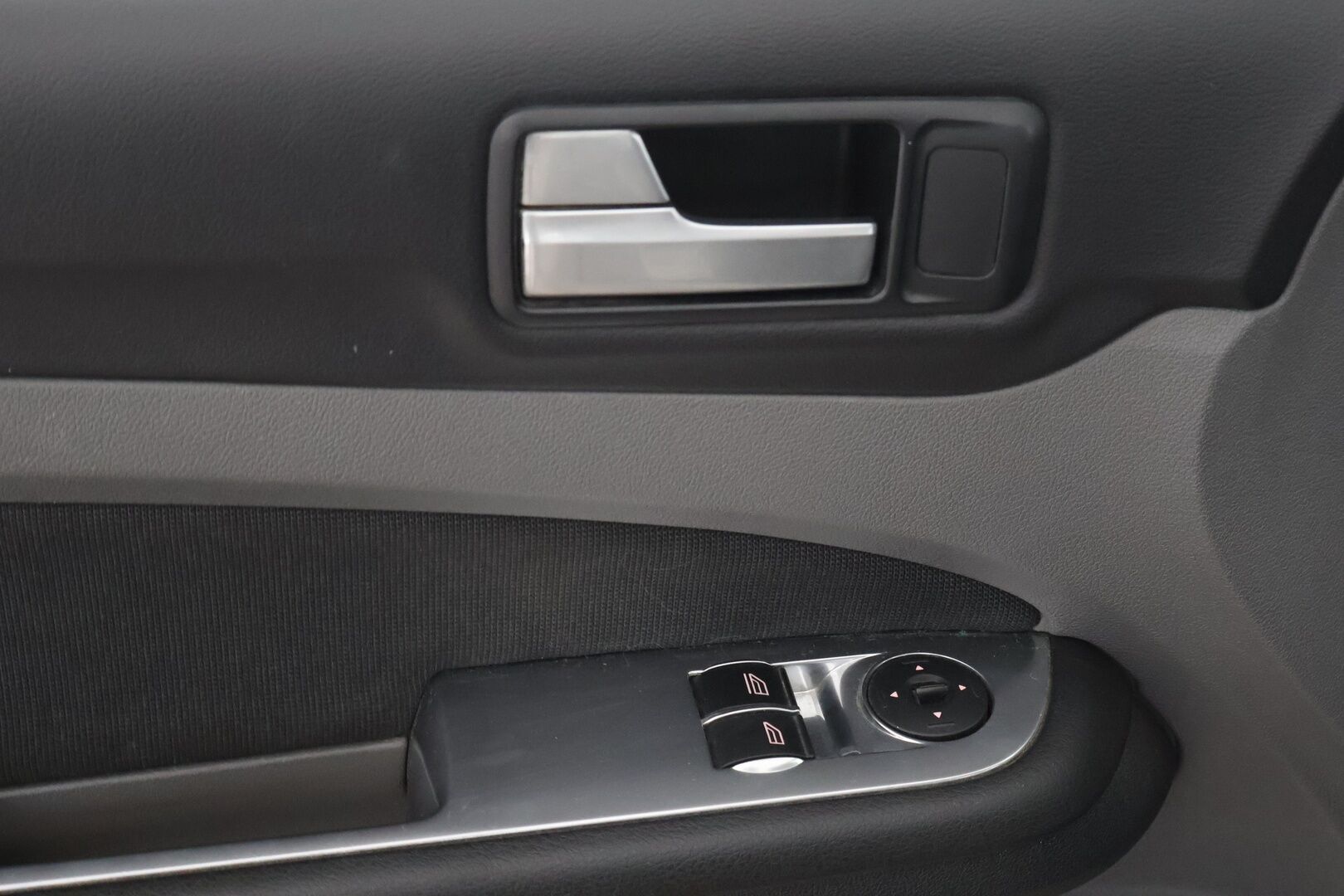 Ford Focus 2010 1,8 125 hv FlexiFuel Trend Design M5 Wagon / YritysOutlet - Myydään vain yrityksille - Tuore Leima / 2x renkaat ja huoltokirja!