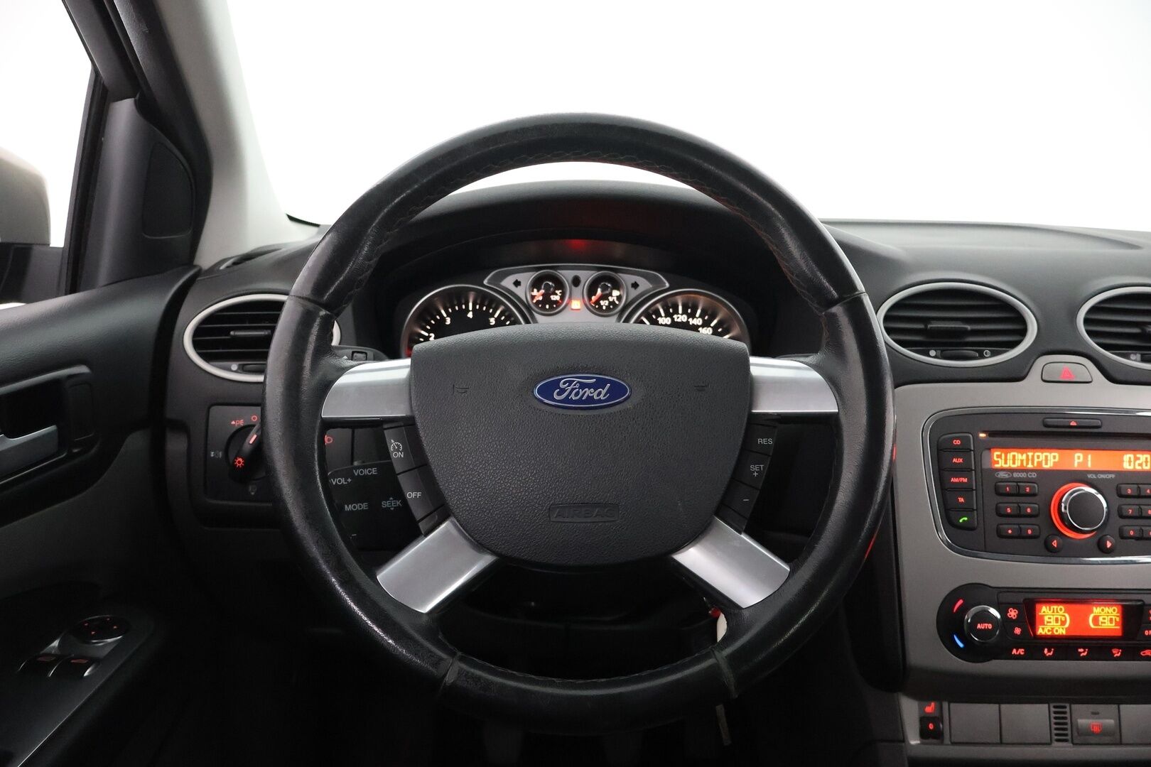 Ford Focus 2010 1,8 125 hv FlexiFuel Trend Design M5 Wagon / YritysOutlet - Myydään vain yrityksille - Tuore Leima / 2x renkaat ja huoltokirja!