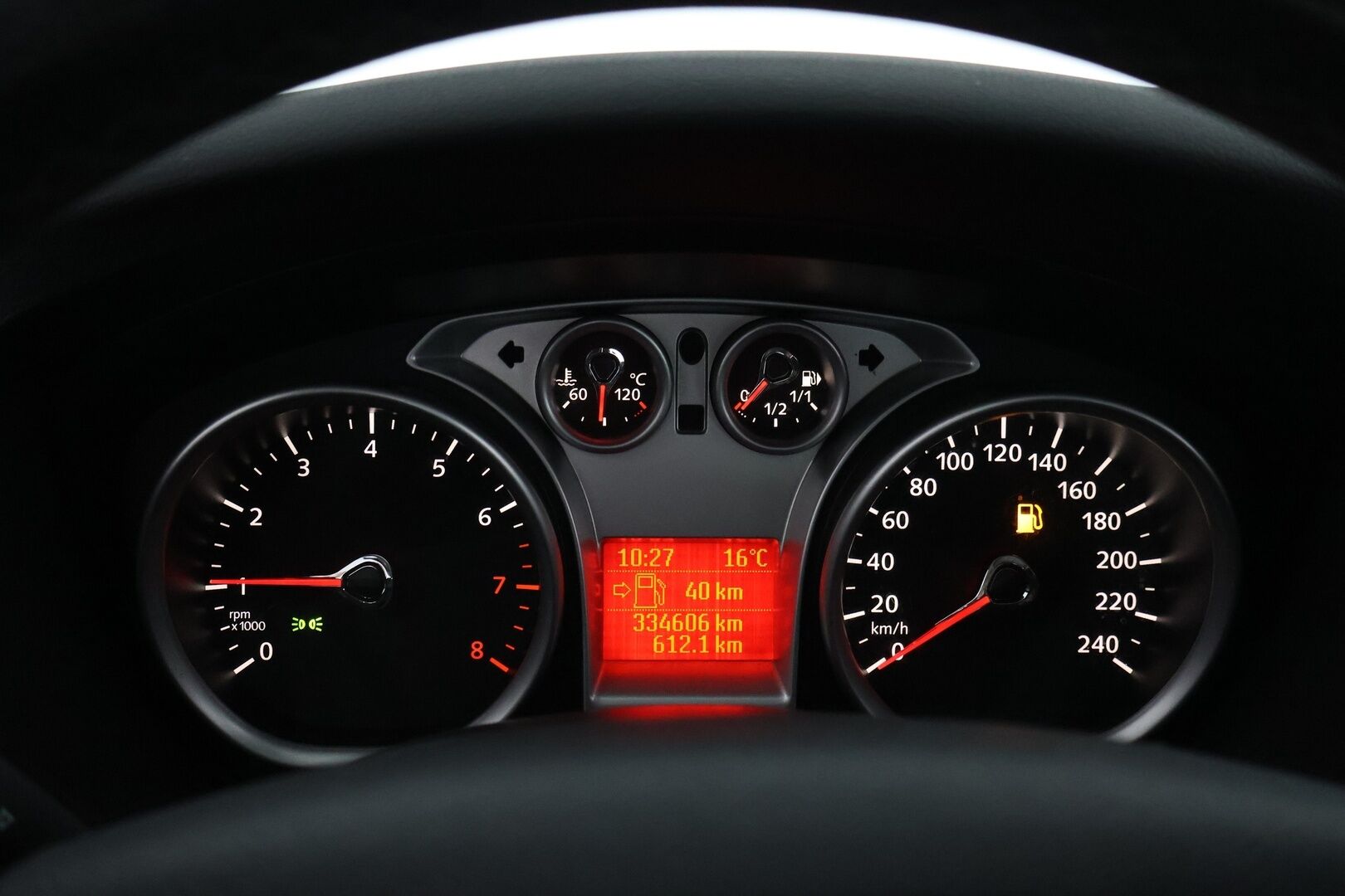 Ford Focus 2010 1,8 125 hv FlexiFuel Trend Design M5 Wagon / YritysOutlet - Myydään vain yrityksille - Tuore Leima / 2x renkaat ja huoltokirja!