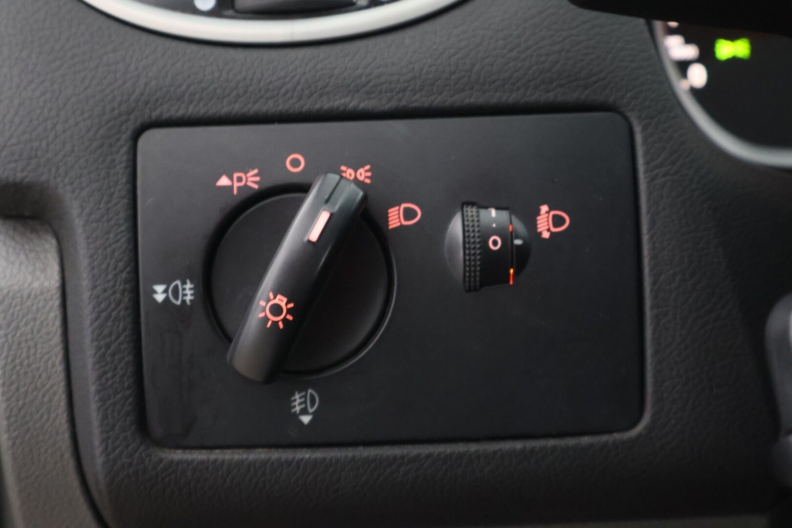 Ford Focus 2010 1,8 125 hv FlexiFuel Trend Design M5 Wagon / YritysOutlet - Myydään vain yrityksille - Tuore Leima / 2x renkaat ja huoltokirja!