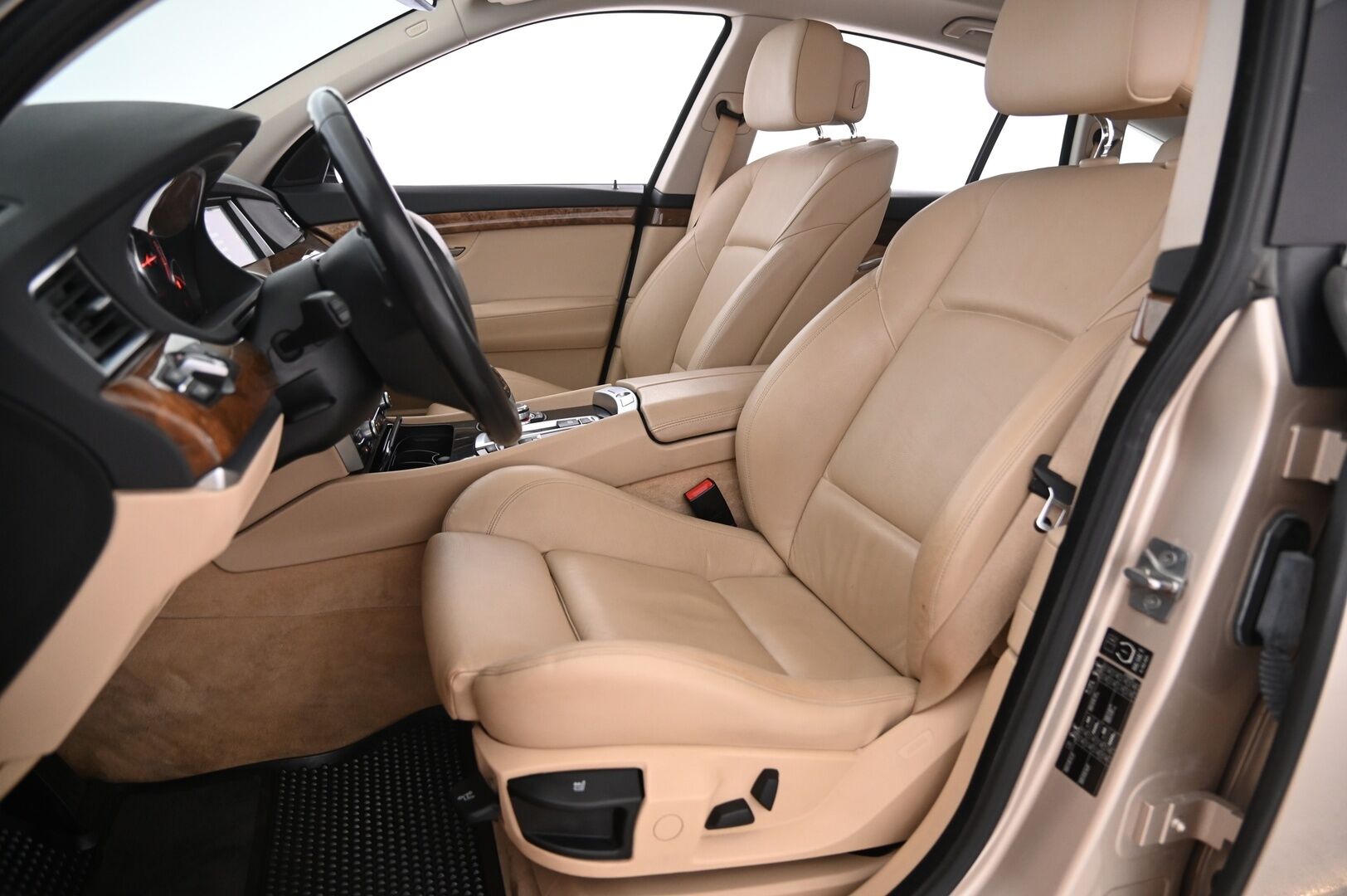BMW 530 2010 A F07 Gran Turismo - Suomi-auto | Vetokoukku | Prof. Navi | Lohko | 2x renkaat&aluvantein