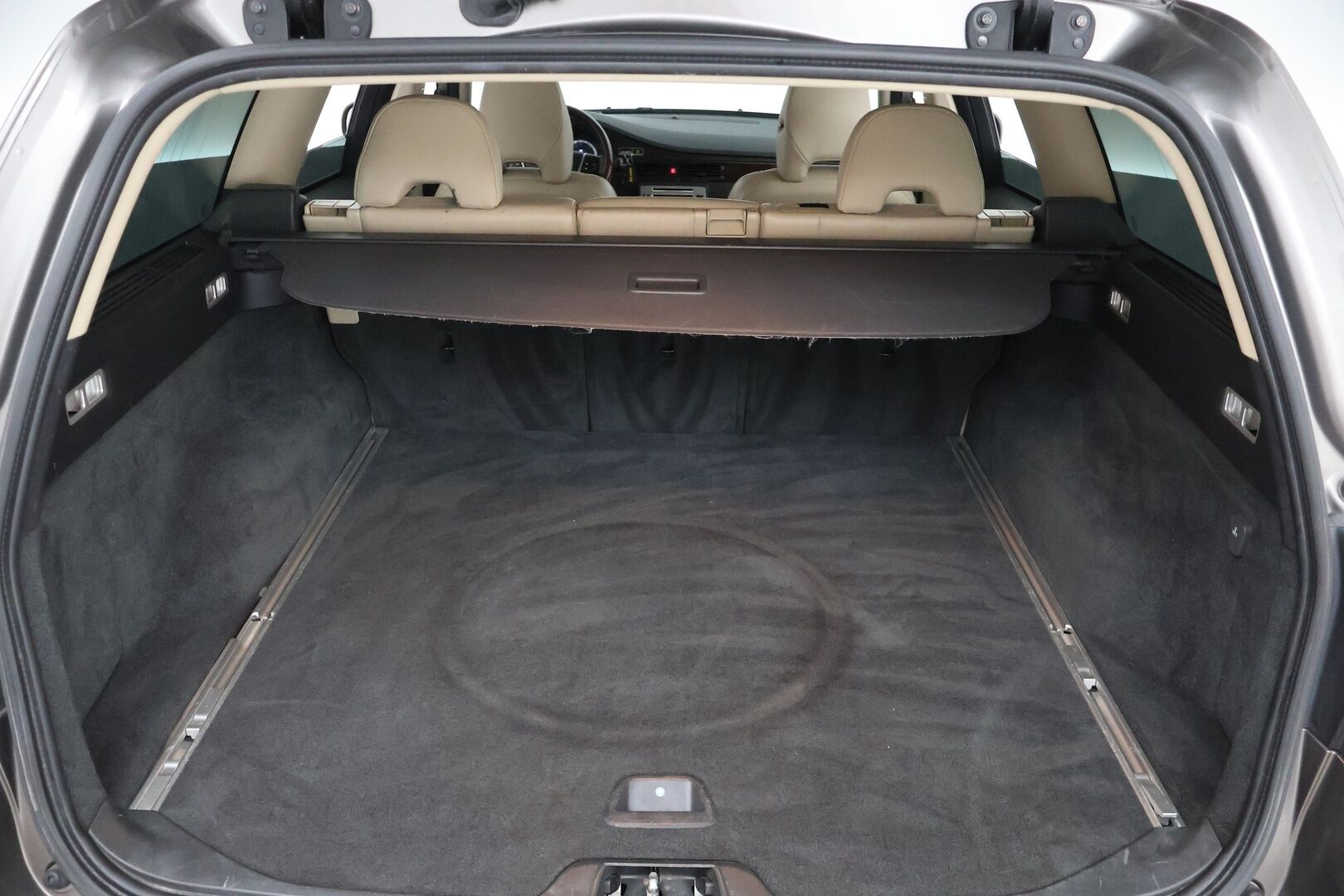 Volvo V70 2010 2,4D Summum aut - Suomi auto | ACC | Blis | Muistipenkki | Nahat | Kattavat huollot | 2x renkaat