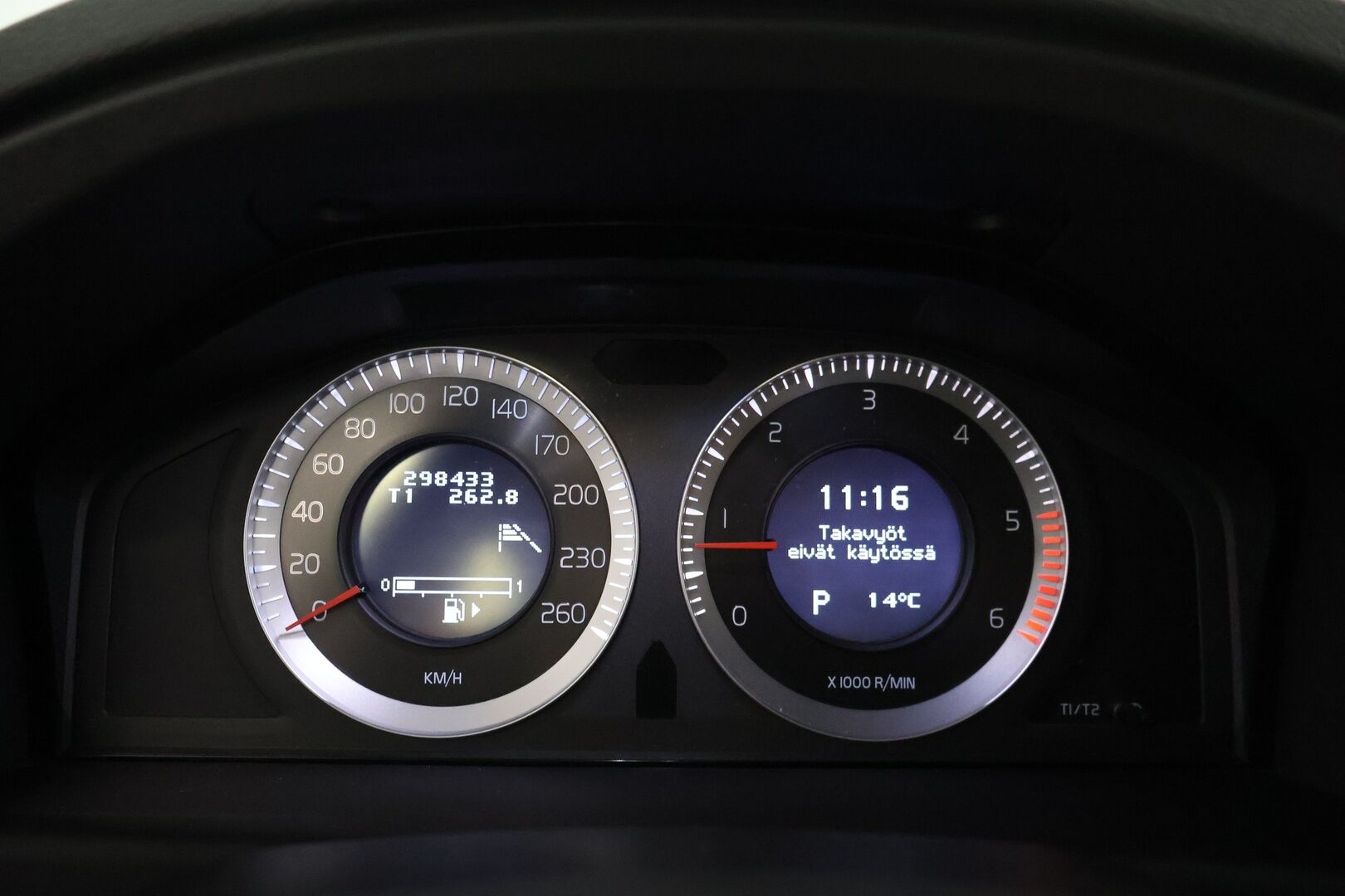 Volvo V70 2010 2,4D Summum aut - Suomi auto | ACC | Blis | Muistipenkki | Nahat | Kattavat huollot | 2x renkaat