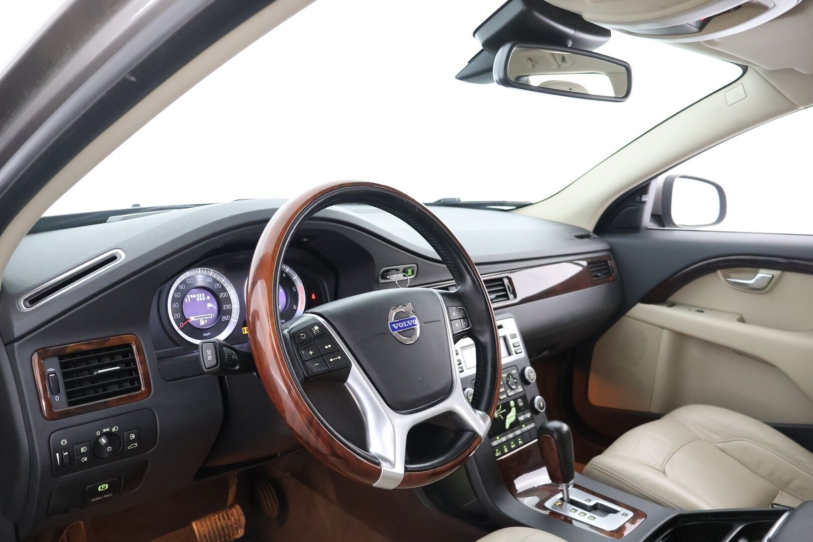Volvo V70 2010 2,4D Summum aut - Suomi auto | ACC | Blis | Muistipenkki | Nahat | Kattavat huollot | 2x renkaat
