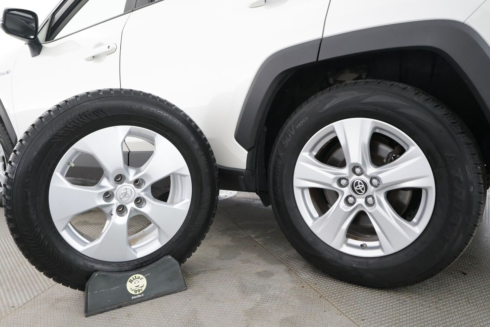 Toyota RAV4 2020 2,5 Hybrid AWD-i Active - | ACC | Koukku | LED | Navi | P.kamera ja tutkat | Apple & Android | LTA | RSA | PCS | BT | Lämm. ratti | Sähk. takaluukku | 1-om suomiauto | 