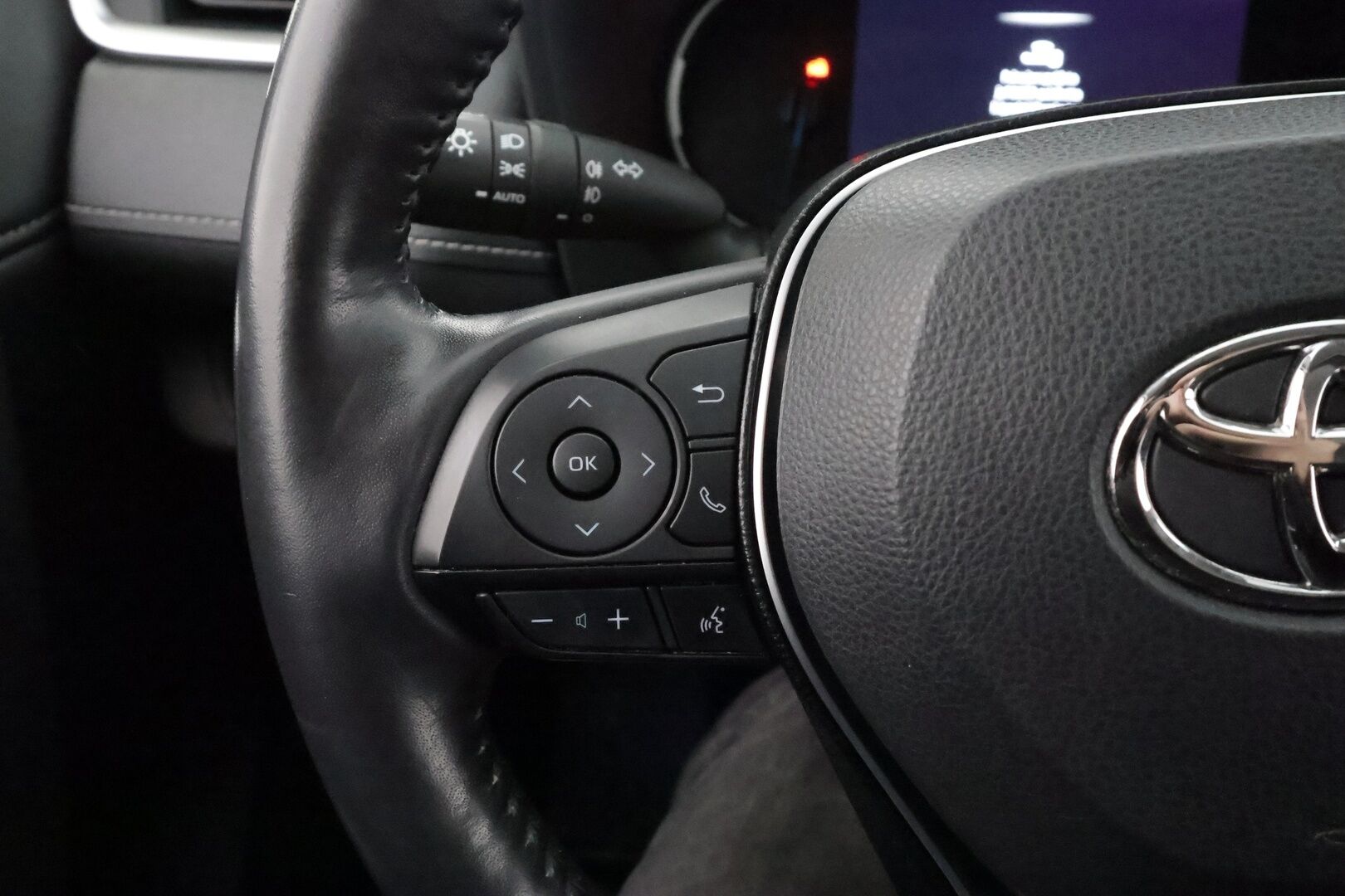 Toyota RAV4 2020 2,5 Hybrid AWD-i Active - | ACC | Koukku | LED | Navi | P.kamera ja tutkat | Apple & Android | LTA | RSA | PCS | BT | Lämm. ratti | Sähk. takaluukku | 1-om suomiauto | 