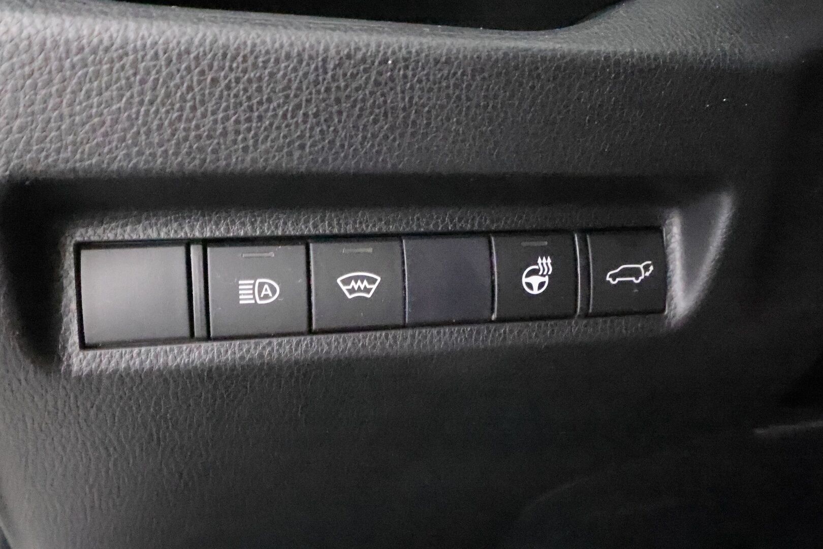 Toyota RAV4 2020 2,5 Hybrid AWD-i Active - | ACC | Koukku | LED | Navi | P.kamera ja tutkat | Apple & Android | LTA | RSA | PCS | BT | Lämm. ratti | Sähk. takaluukku | 1-om suomiauto | 