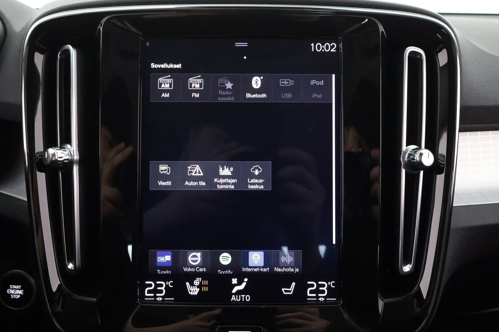 Volvo XC40 2020 T3 Business aut * Webasto / Koukku / ACC / LED / P.Tutkat / Kaistavahti / Keyless * - Suomi-auto / Kahdet renkaat aluvanteilla