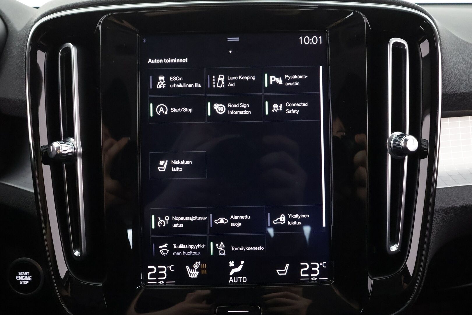 Volvo XC40 2020 T3 Business aut * Webasto / Koukku / ACC / LED / P.Tutkat / Kaistavahti / Keyless * - Suomi-auto / Kahdet renkaat aluvanteilla