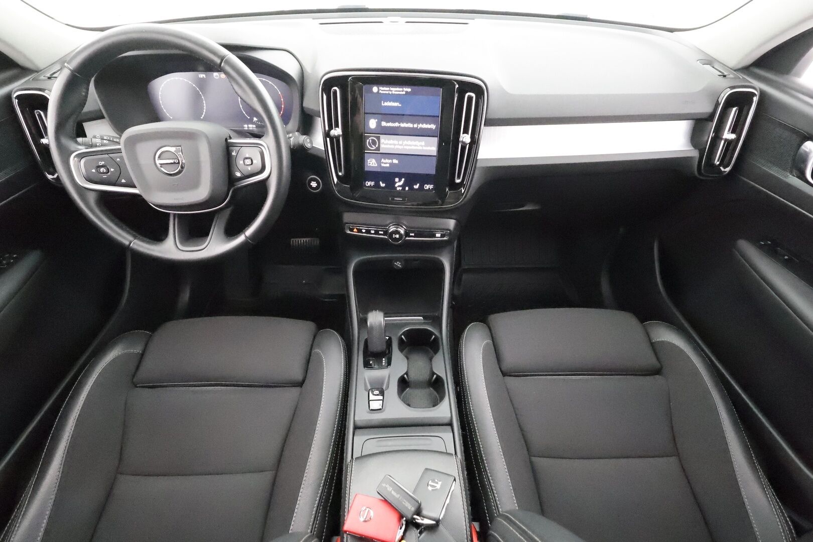 Volvo XC40 2020 T3 Business aut * Webasto / Koukku / ACC / LED / P.Tutkat / Kaistavahti / Keyless * - Suomi-auto / Kahdet renkaat aluvanteilla