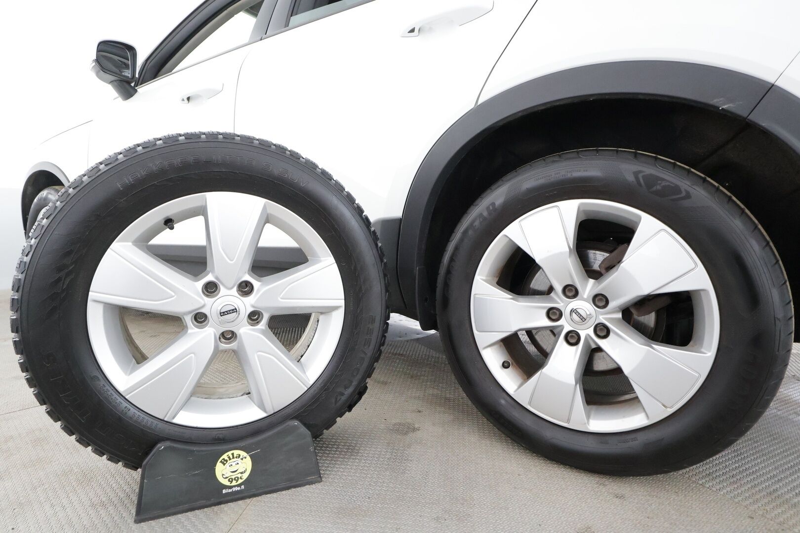 Volvo XC40 2020 T3 Business aut * Webasto / Koukku / ACC / LED / P.Tutkat / Kaistavahti / Keyless * - Suomi-auto / Kahdet renkaat aluvanteilla